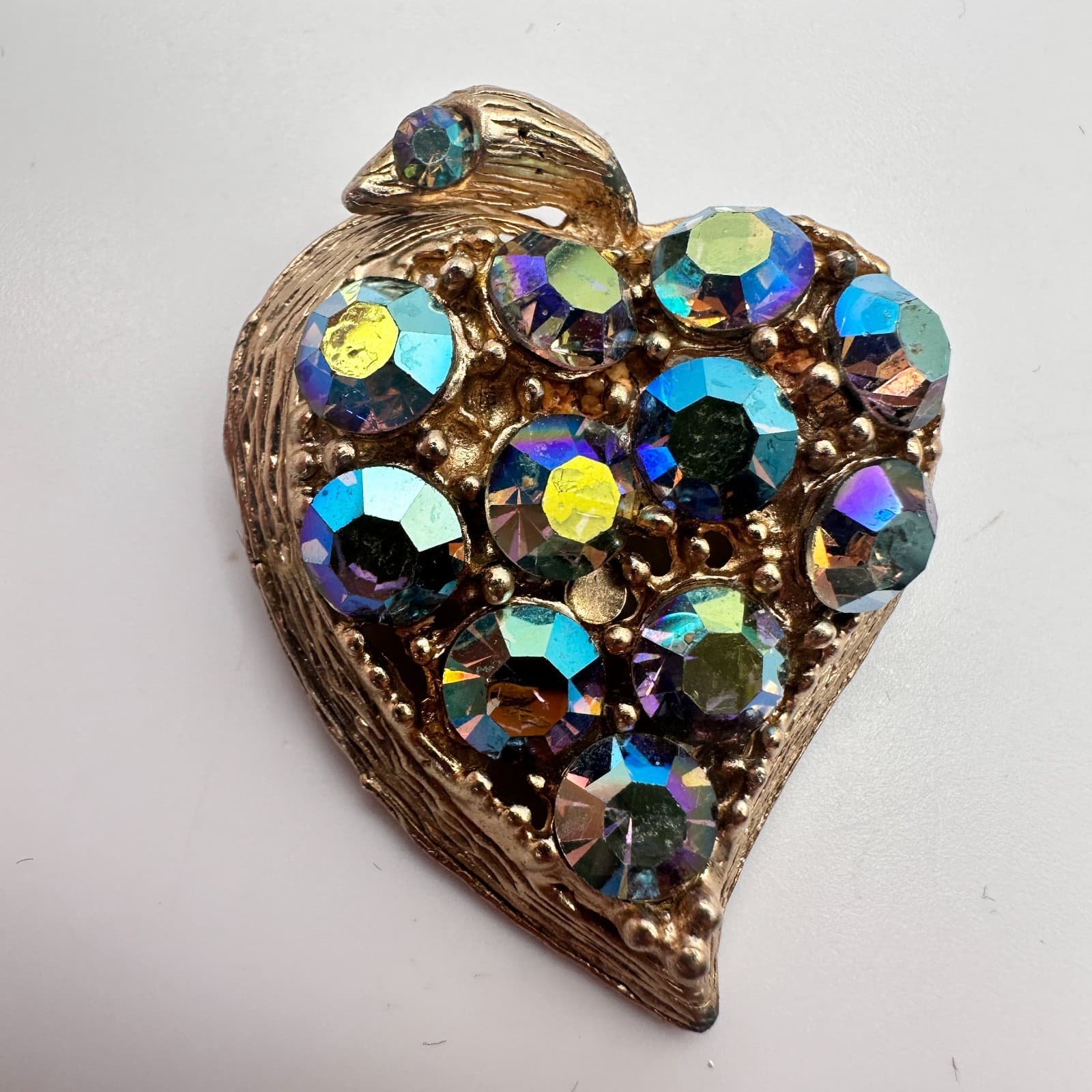 Vintage Y2K Gold Tone Heart AB Rhinestone Brooch Pin Women's Classic Jewelry Bib