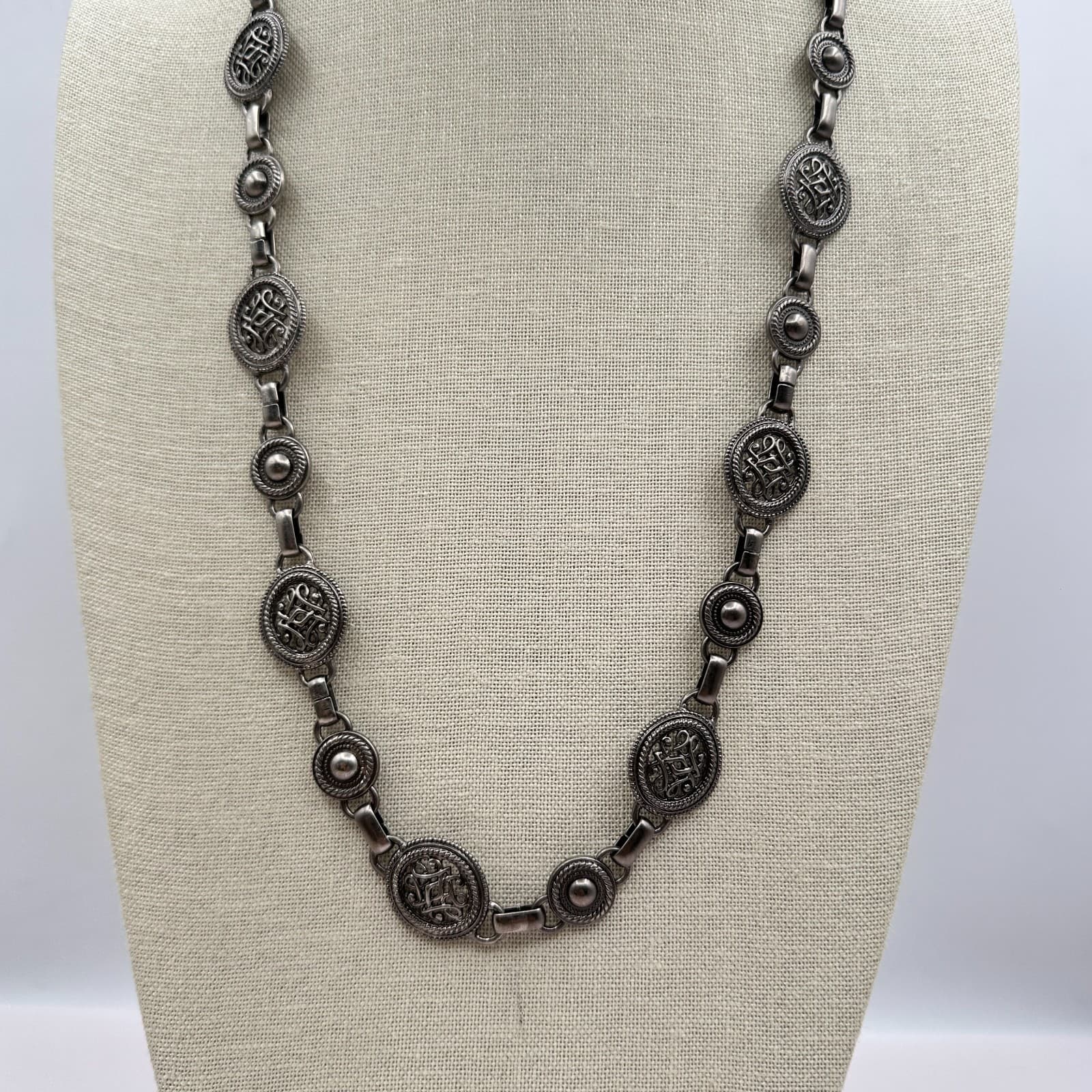 Vintage 90s Chunky Silver Tone Openwork Oval Link Statement Necklace Jewelry Bib - Thumbnail 10