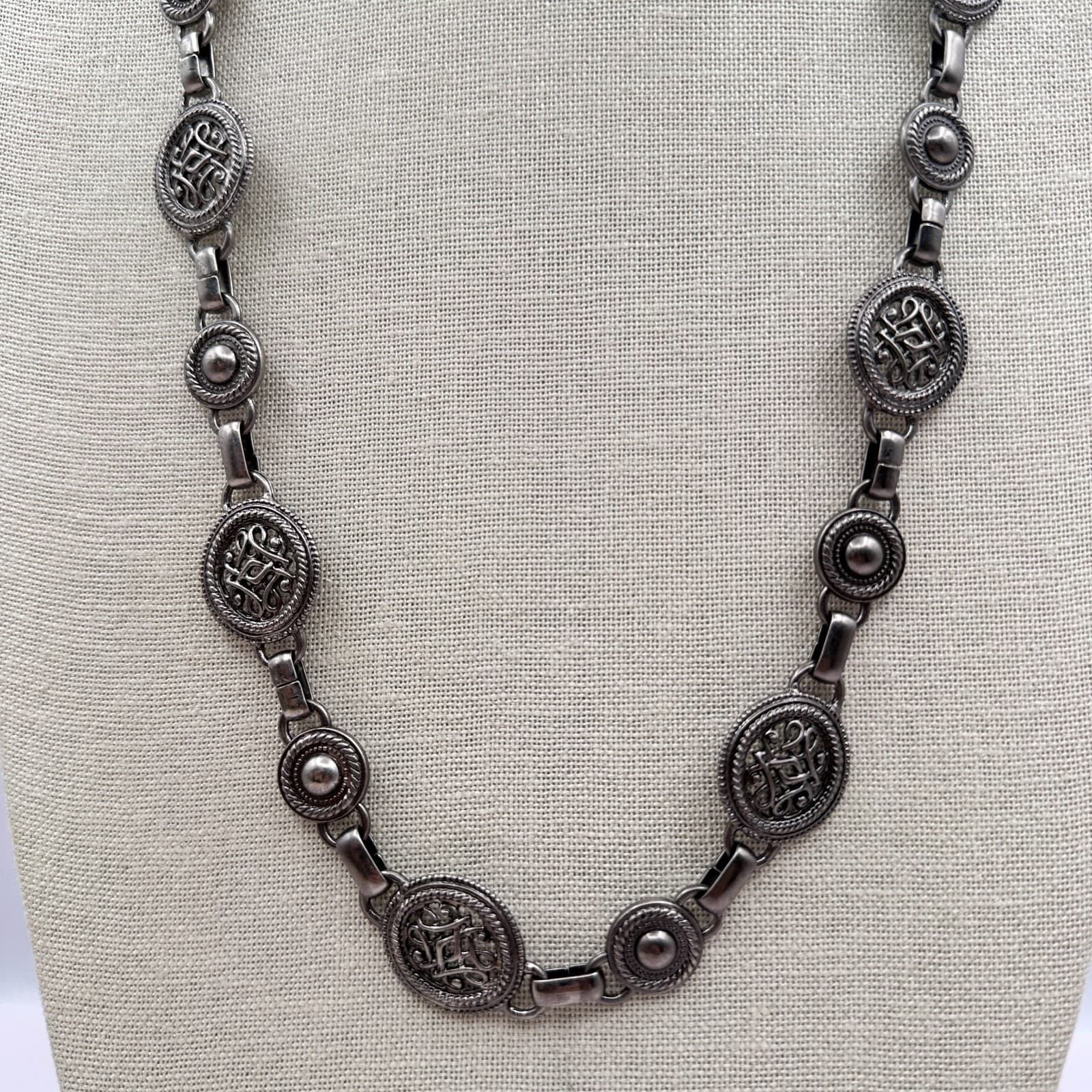 Vintage 90s Chunky Silver Tone Openwork Oval Link Statement Necklace Jewelry Bib - Thumbnail 9