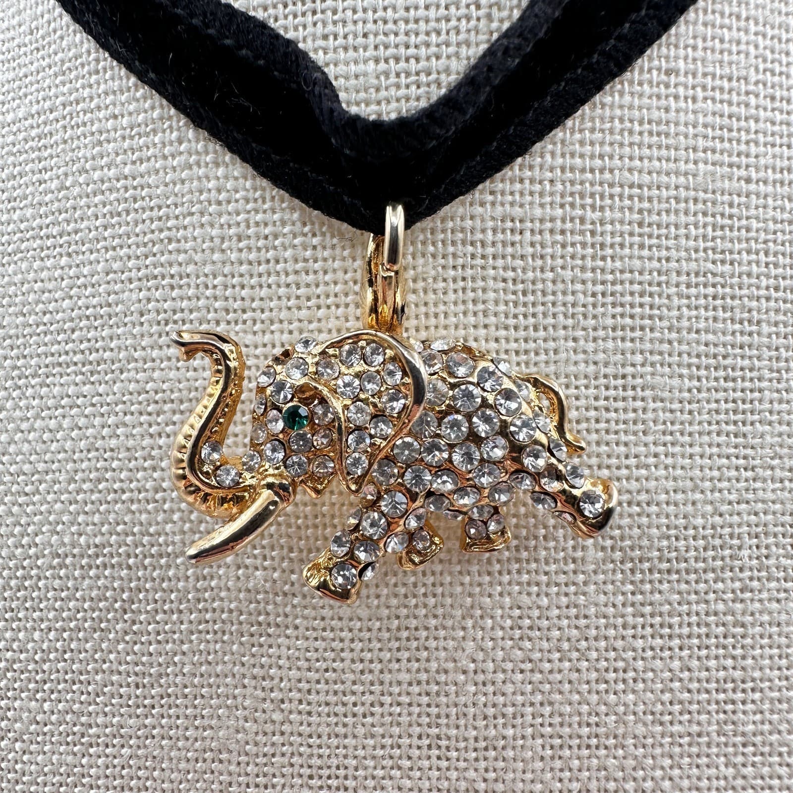 Vintage 90s Gold Tone Sparkling Clear Glass Green Eye Elephant Choker Necklace - Thumbnail 8