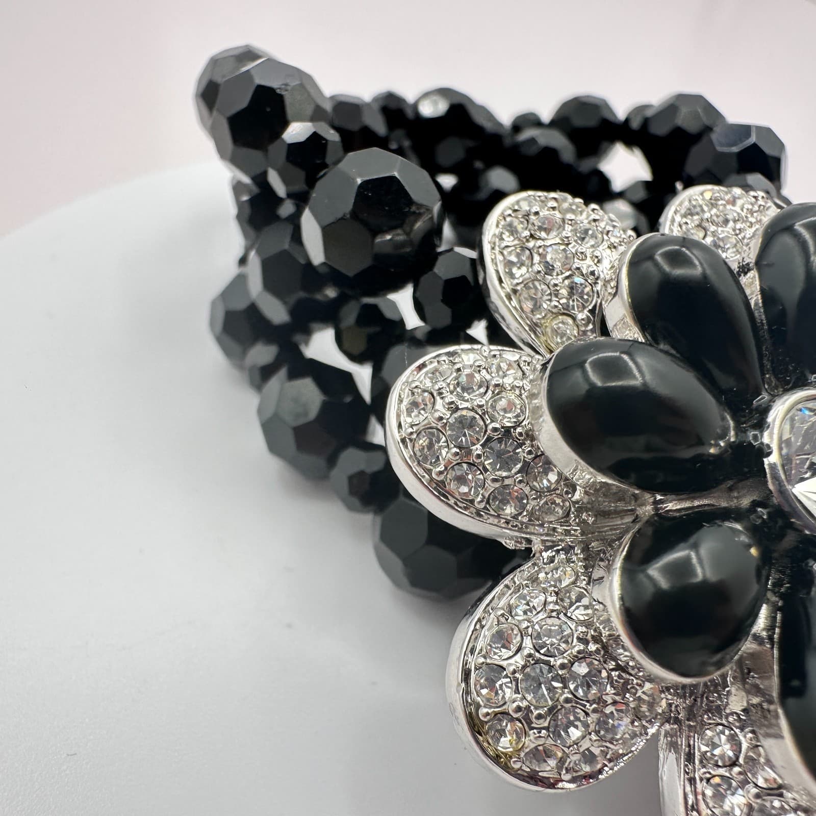Vintage 90s Y2K Black Beaded Floral Rhinestone Stretch Bracelet Women's Jewelry - Thumbnail 6