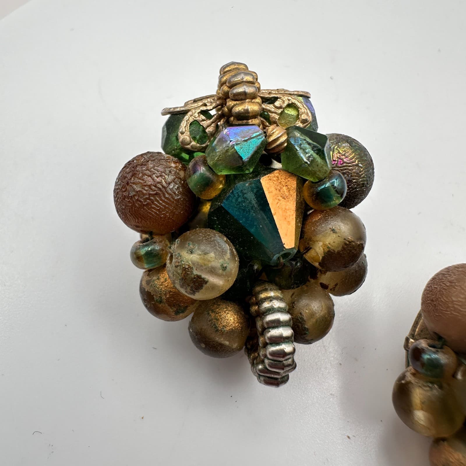 Vintage 80s Bee Cluster Earrings Aurora Borealis Glass Classic Fashion Jewelry - Thumbnail 3