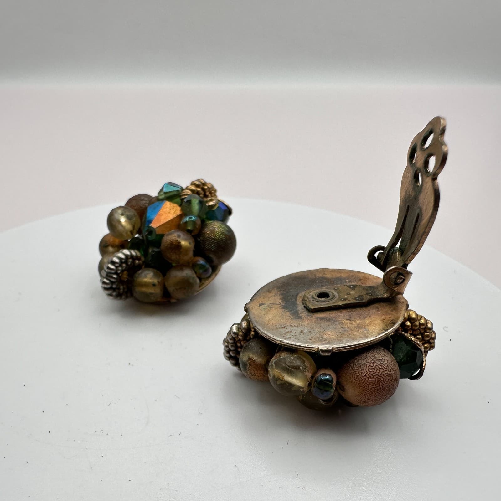 Vintage 80s Bee Cluster Earrings Aurora Borealis Glass Classic Fashion Jewelry - Thumbnail 2