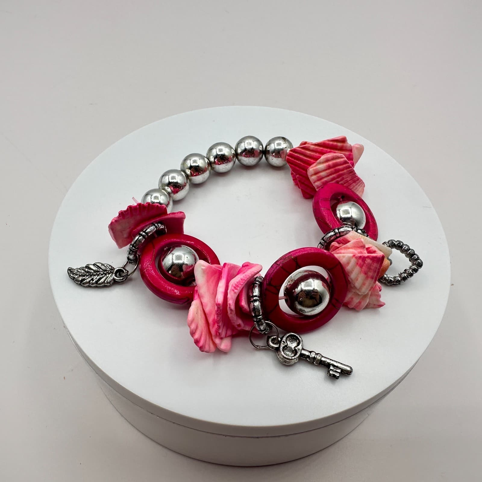 Vintage Pink Shell Stretch Bracelet Wood Hoop Silver Bead Key Feather Charm Boho - Thumbnail 3