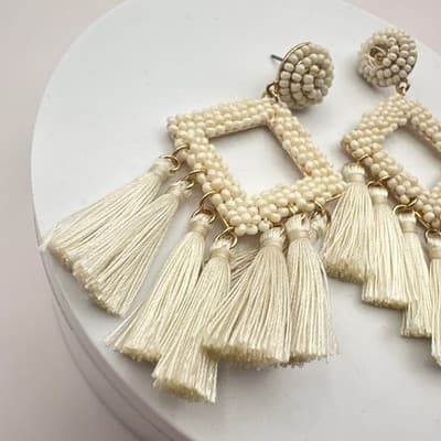 VTG 90s Cream Seed Beaded Square Tassel Earrings Women's Classic Fashion Jewelry - Thumbnail 4