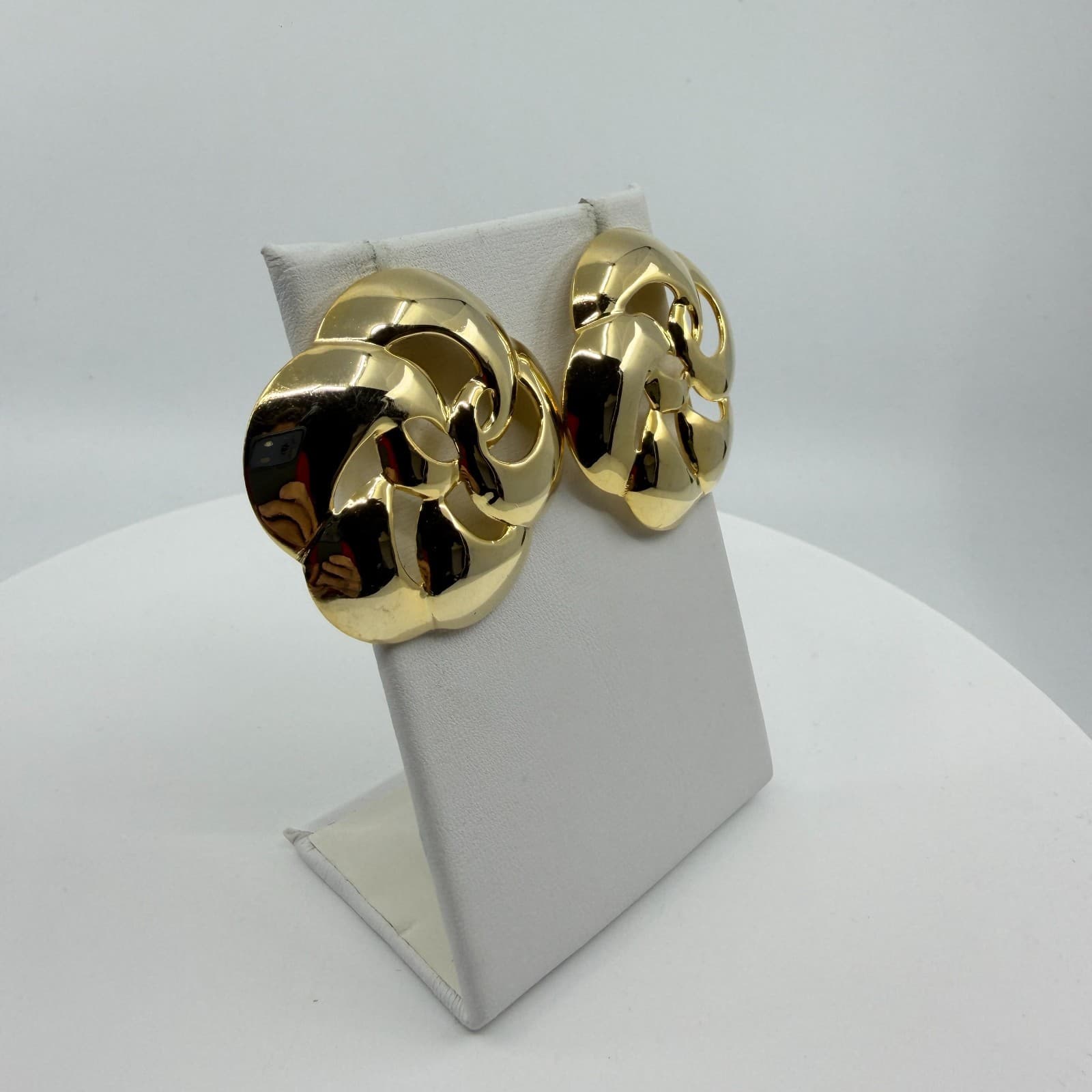 Y2K Chunky Gold Tone Swirl Stud Earrings Statement Minimalist Openwork Geometric - Thumbnail 3