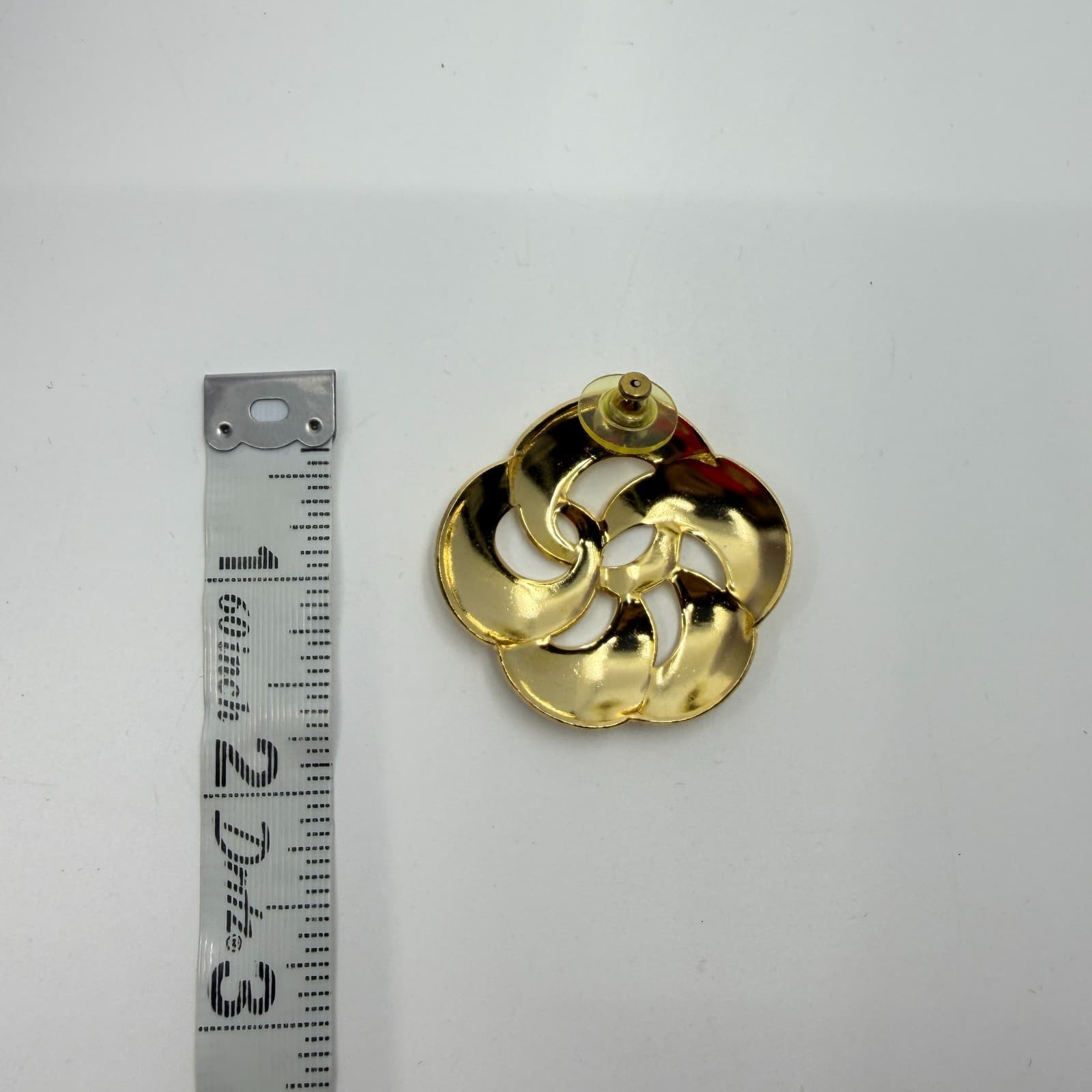 Y2K Chunky Gold Tone Swirl Stud Earrings Statement Minimalist Openwork Geometric - Thumbnail 10