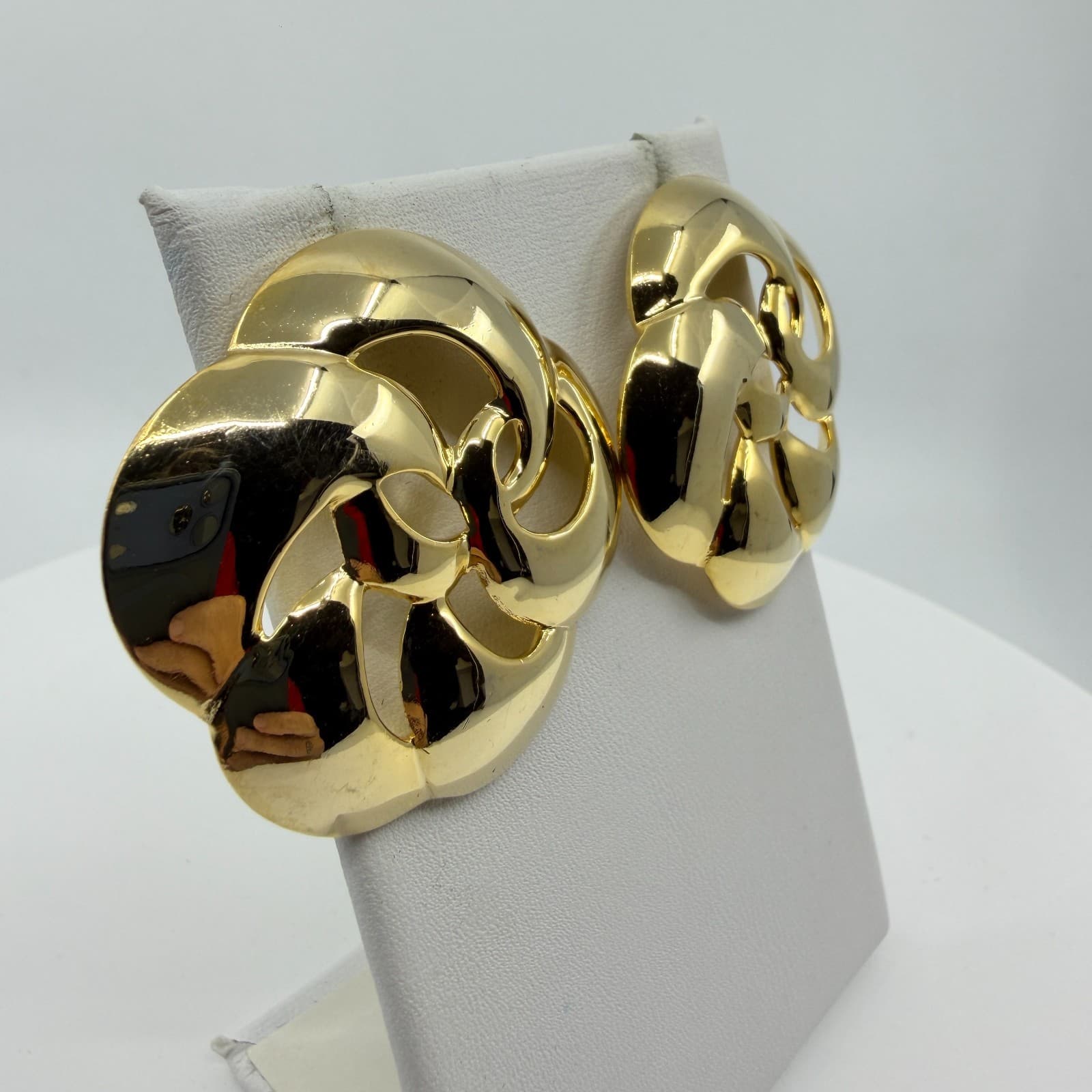 Y2K Chunky Gold Tone Swirl Stud Earrings Statement Minimalist Openwork Geometric - Thumbnail 2