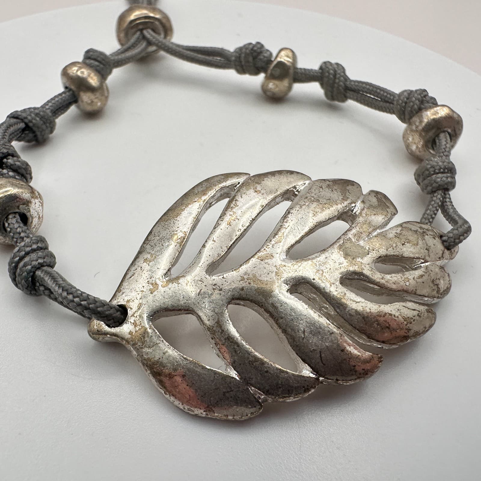 Vintage 90s Y2K Silver Tone Beaded Monstera Leaf Bracelet Grey Cord Boho Jewelry - Thumbnail 3