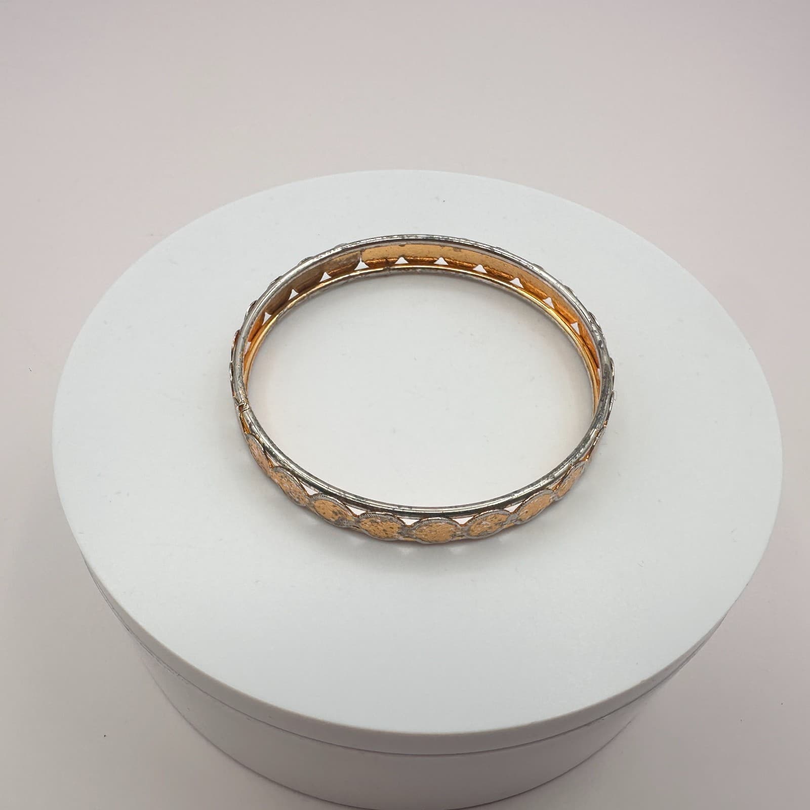 Vintage 90s Y2K Textured Coin Bracelet Boho Women's Classic Fashion Jewelry Bib - Thumbnail 3