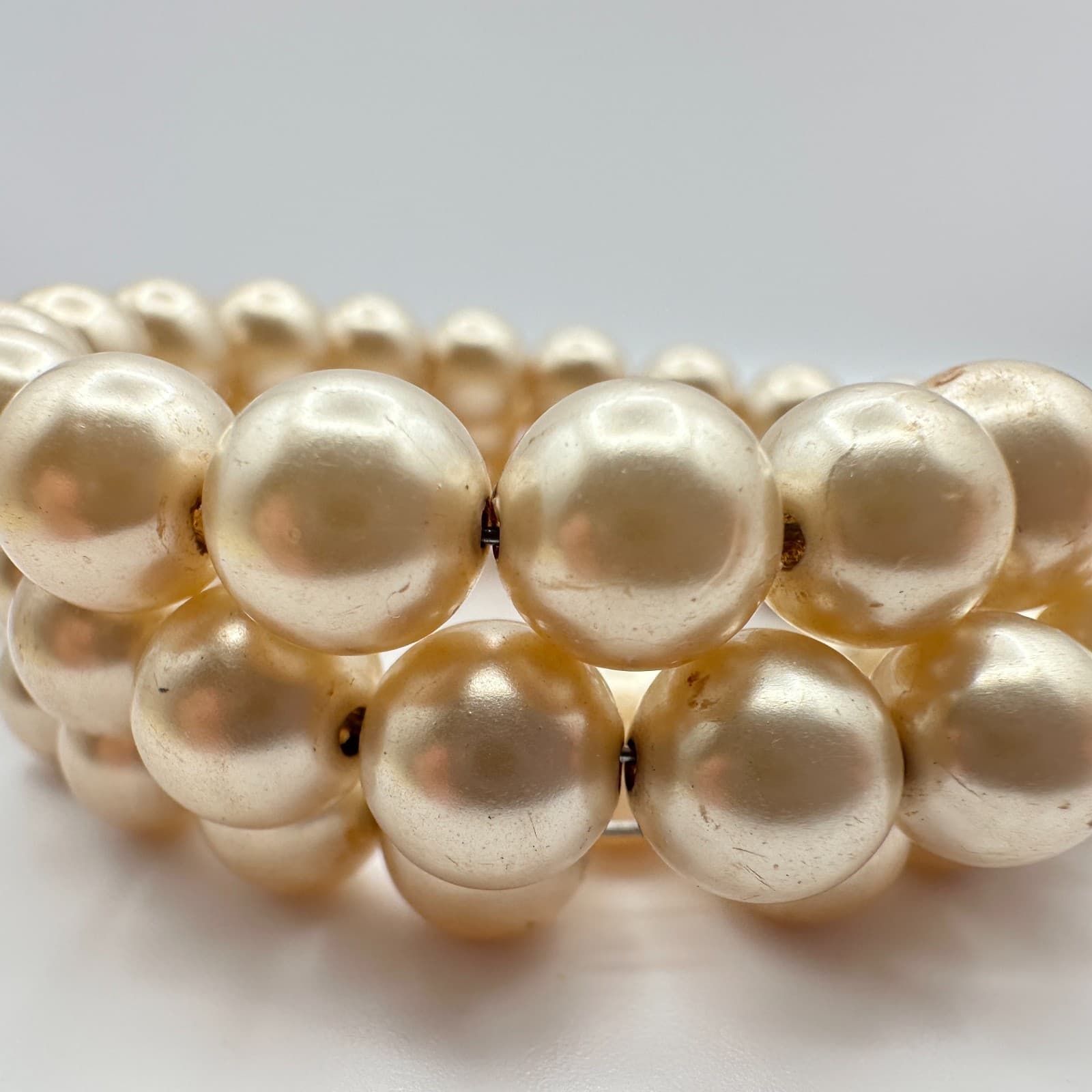 Vintage 80s Chunky Gold Tone Faux Pearl Bead Stackable Stretch Bracelet Jewelry - Thumbnail 4