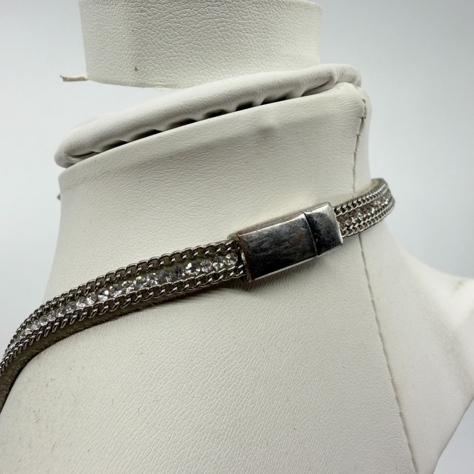 Y2K Sparkly Silver Tone Curb Chain Necklace Rhinestone Accent Layering Accessory - Thumbnail 7