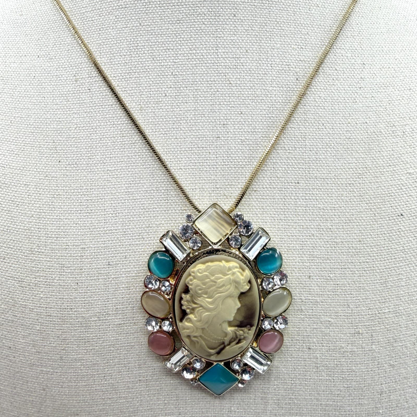 Elegant Cameo Pendant Necklace Multi-Color Cabochon Statement Victorian Style - Thumbnail 2