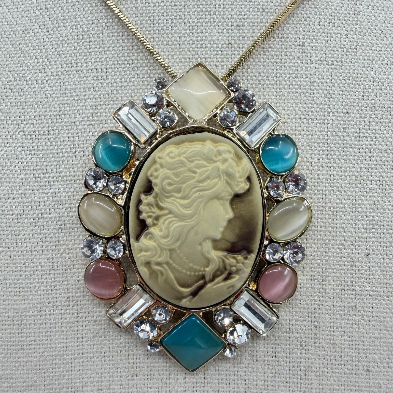Elegant Cameo Pendant Necklace Multi-Color Cabochon Statement Victorian Style - Thumbnail 3