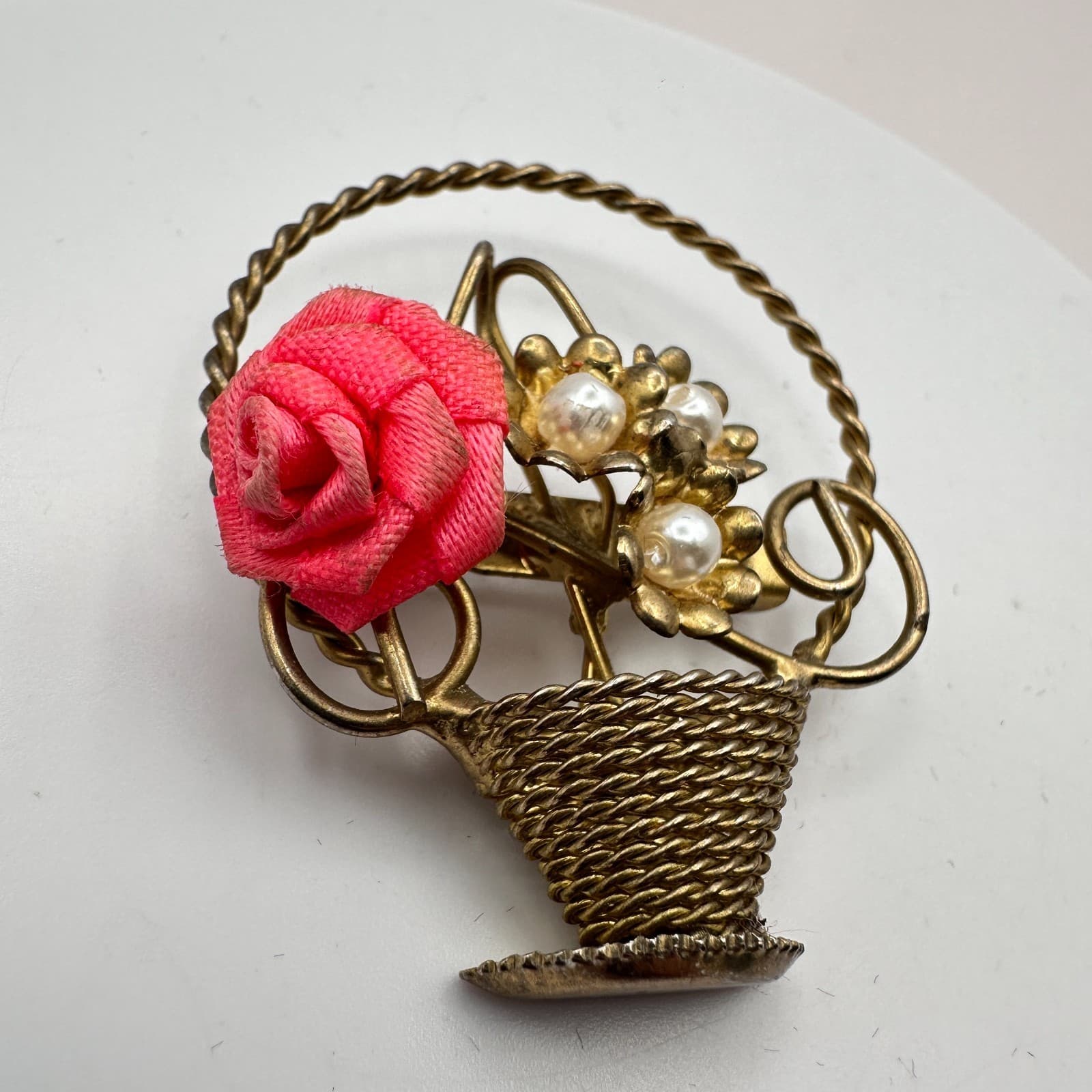 Vintage Y2K Pink Fabric Rose Faux Pearl Floral Basket Brooch Pin Gold Tone 90s - Thumbnail 4