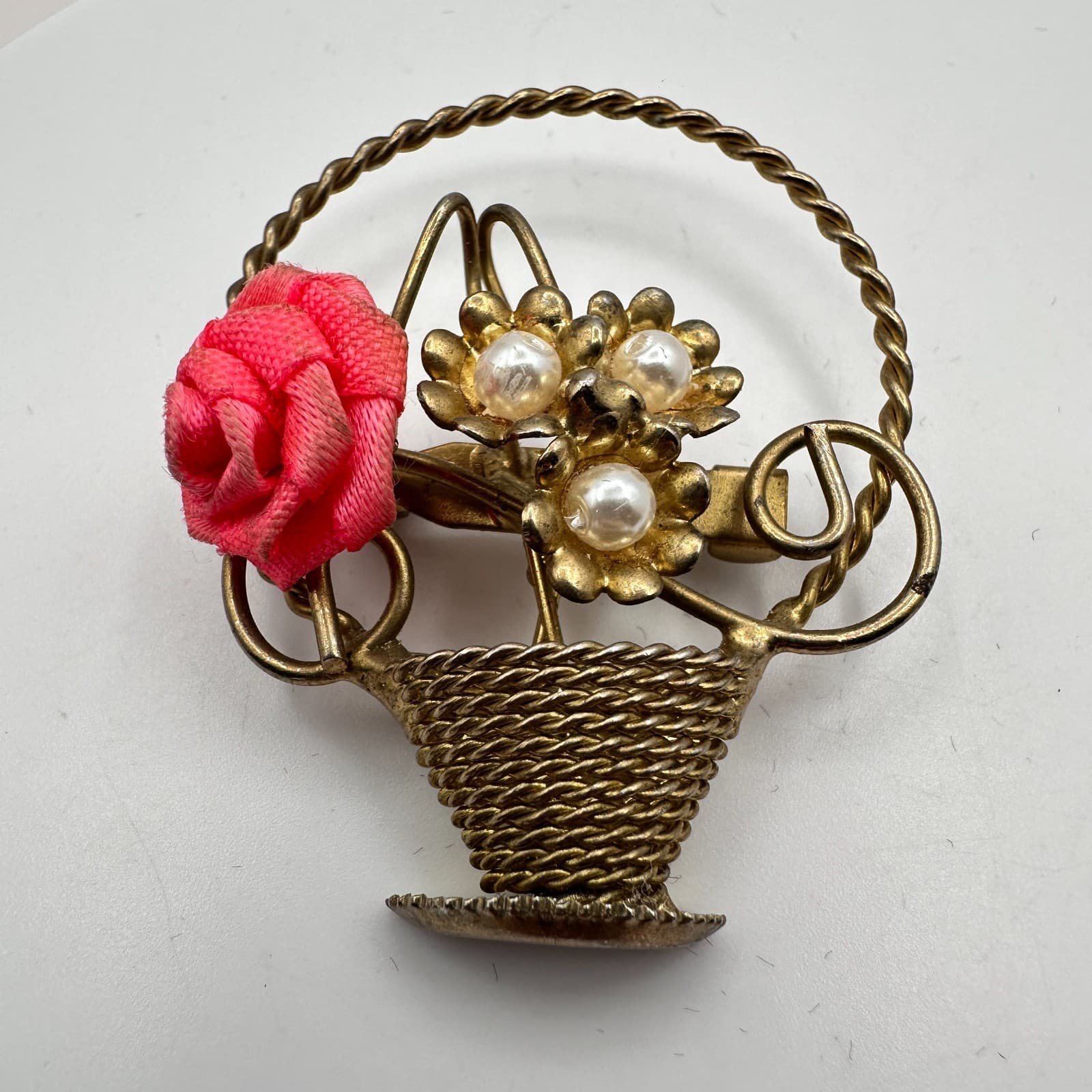 Vintage Y2K Pink Fabric Rose Faux Pearl Floral Basket Brooch Pin Gold Tone 90s