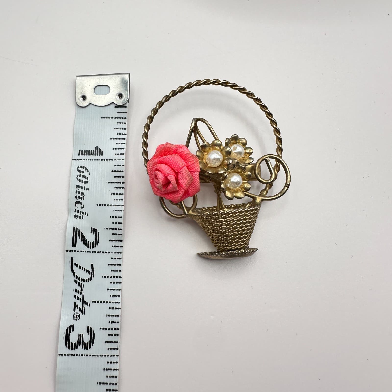 Vintage Y2K Pink Fabric Rose Faux Pearl Floral Basket Brooch Pin Gold Tone 90s - Thumbnail 7