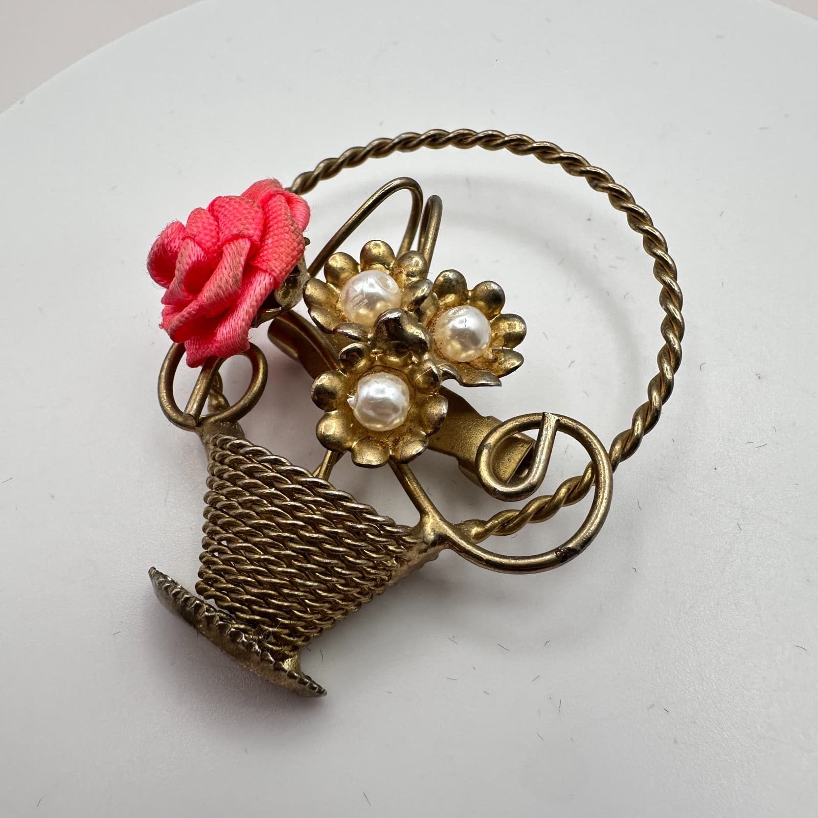 Vintage Y2K Pink Fabric Rose Faux Pearl Floral Basket Brooch Pin Gold Tone 90s - Thumbnail 5