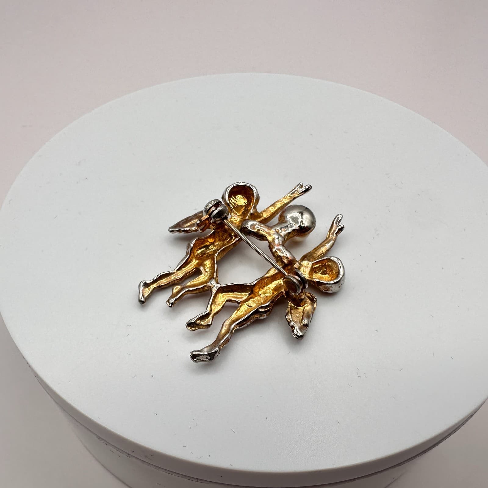 Vintage Y2K 90s Gold Tone Cherub Angel Brooch Pin Faux Pearl Women's Jewelry Bib - Thumbnail 5