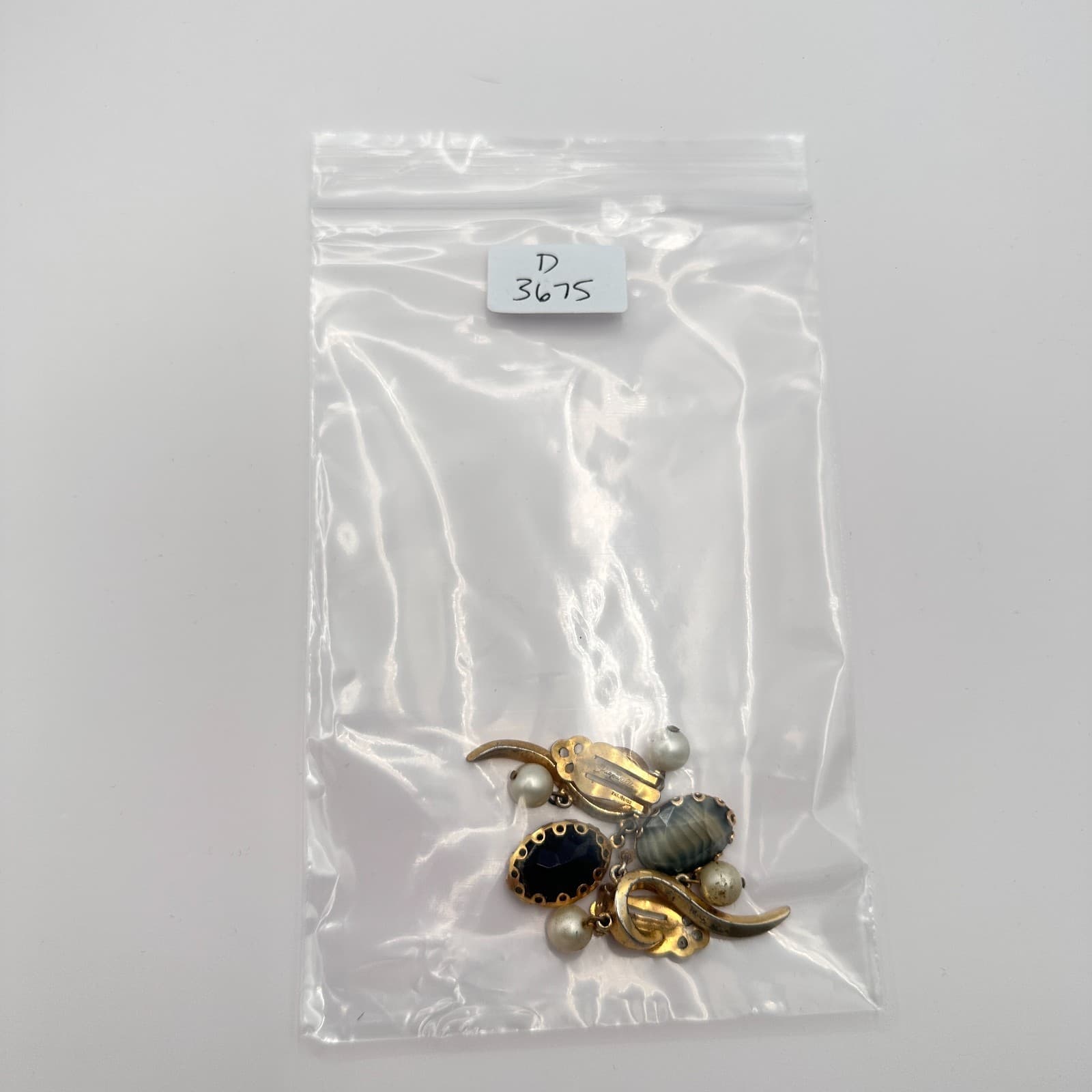 Vintage 90s Black Onyx Faux Pearl Beaded Gold Tone Earrings Statement Jewelry - Thumbnail 5