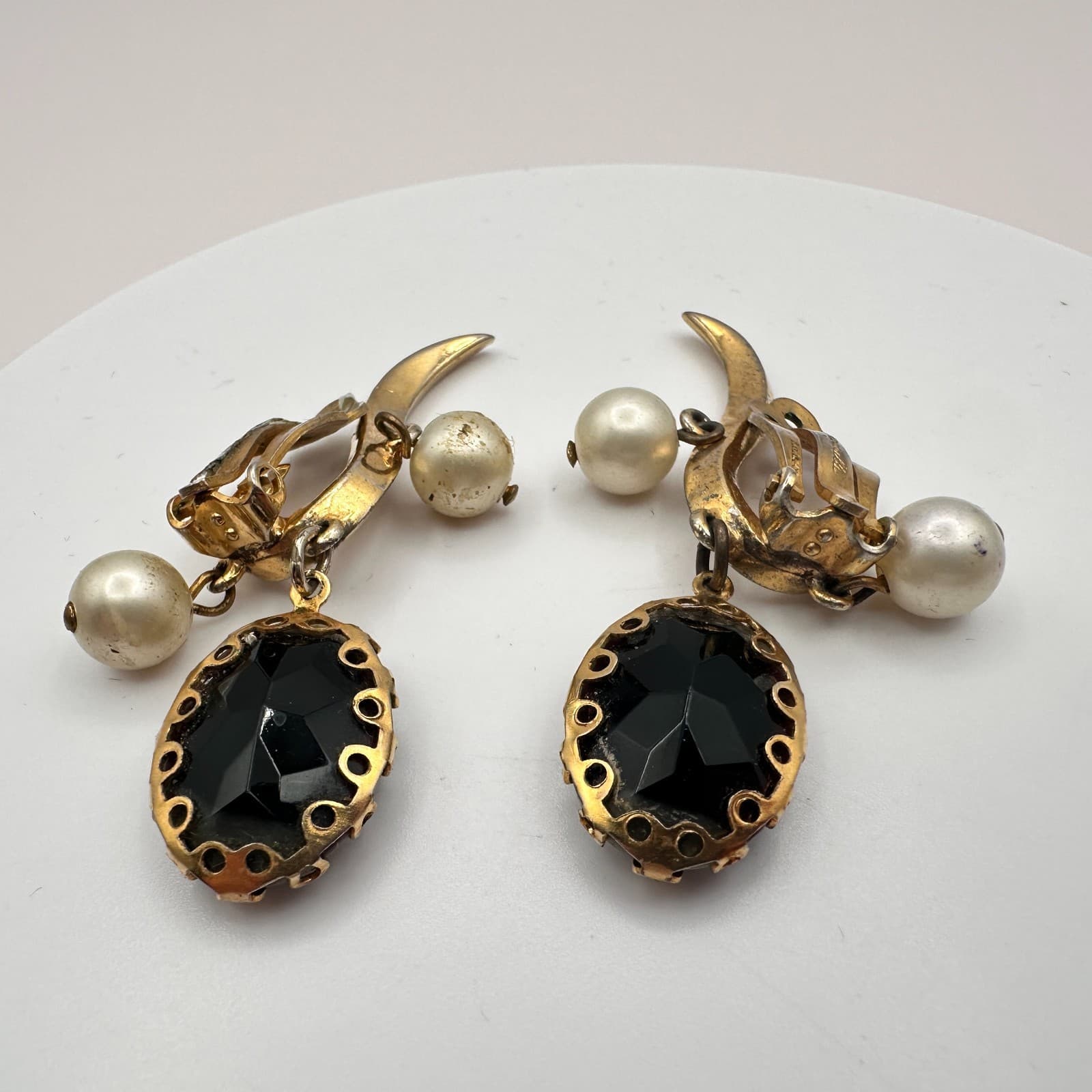 Vintage 90s Black Onyx Faux Pearl Beaded Gold Tone Earrings Statement Jewelry - Thumbnail 6