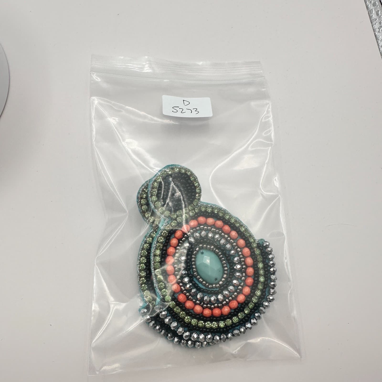 Vintage 90s Polycrome Seed Beaded Green Rhinestone Earrings Women's Jewelry - Thumbnail 9