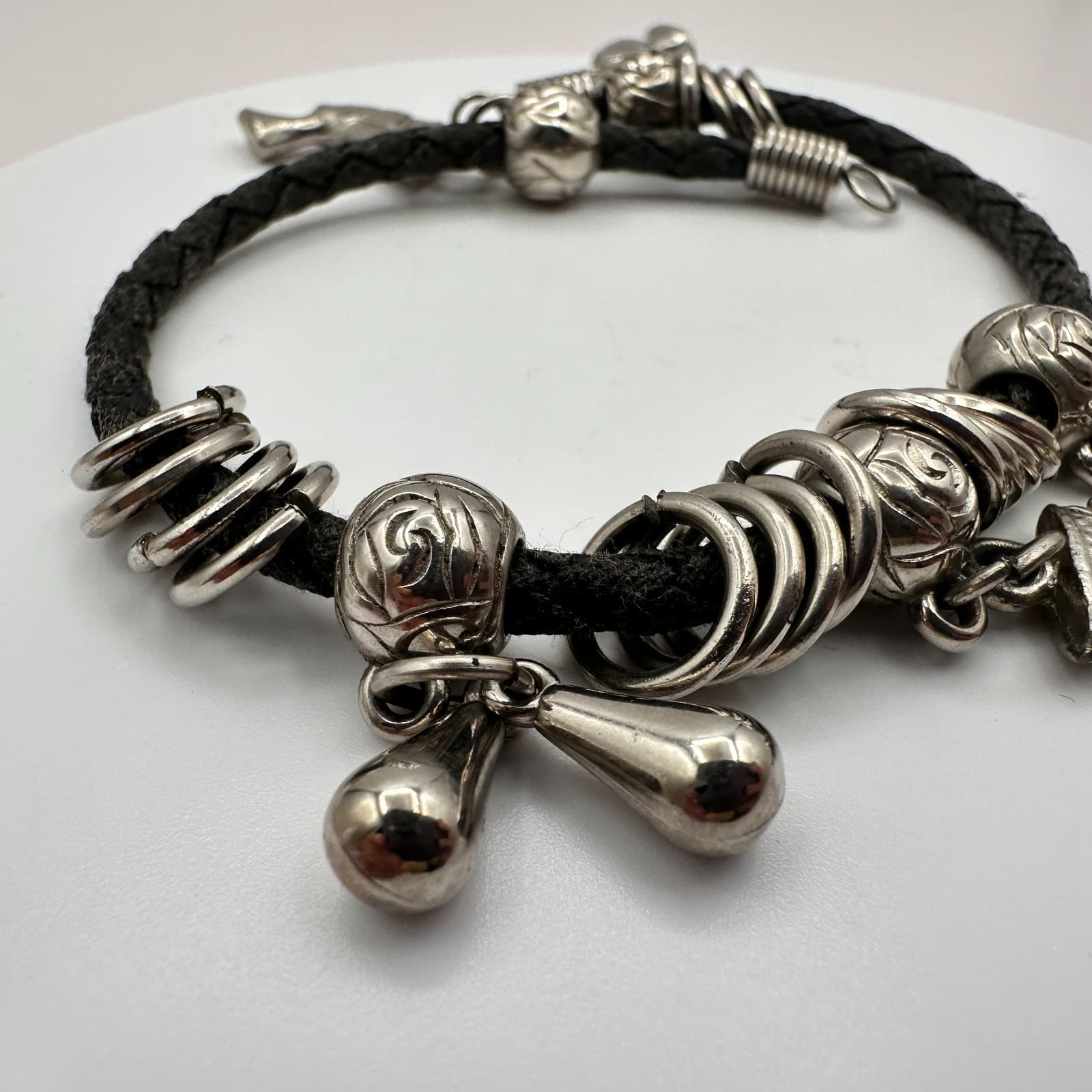 Vintage Y2K Black Cord Silver Tone Egyptian Nefertiti Bracelet Fashion Jewelry - Thumbnail 5