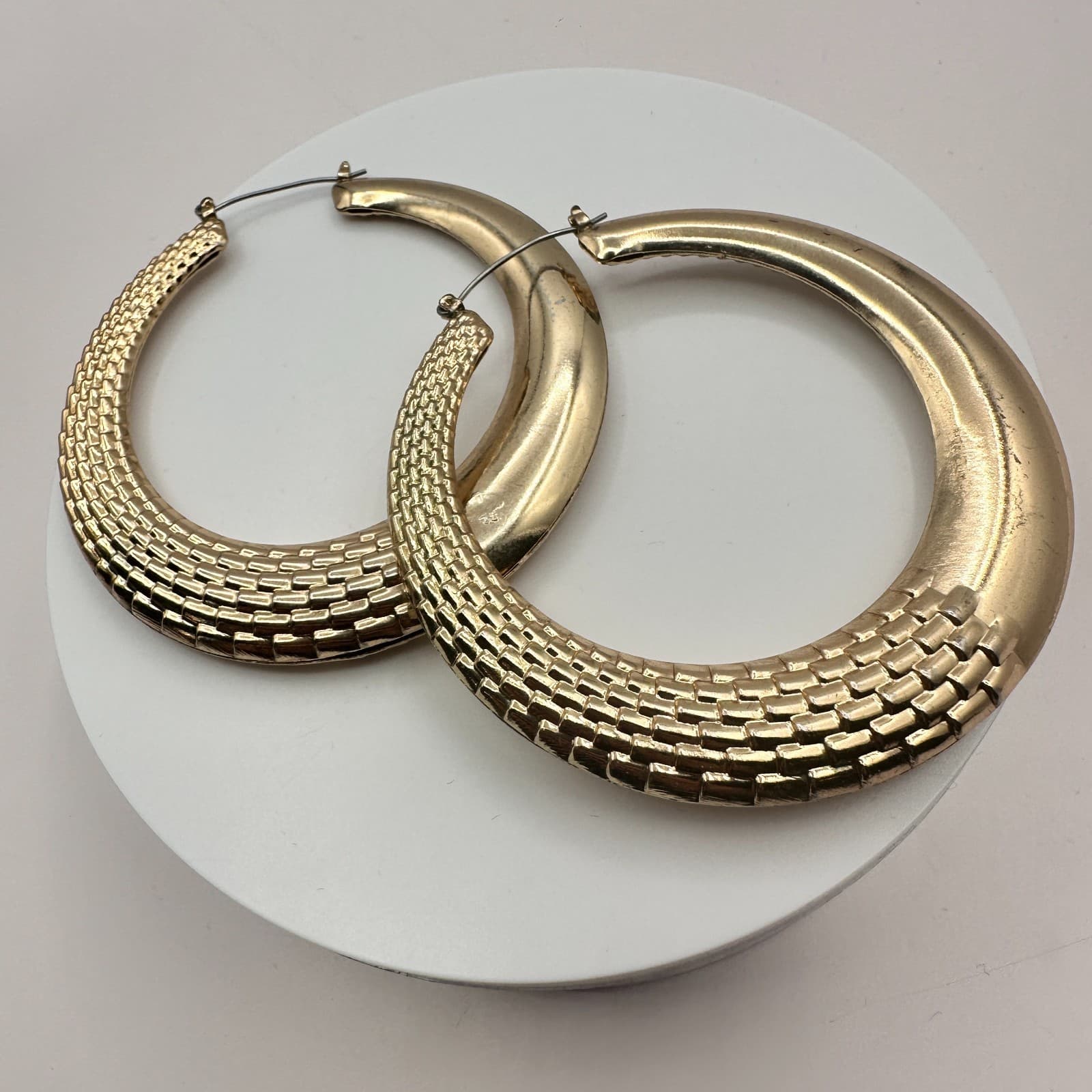 Vintage 90s Gold Tone Textured Hoop Earrings Women's Classic Fashion Jewelry - Thumbnail 3