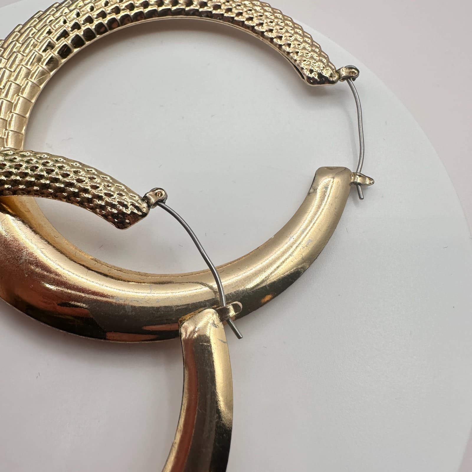 Vintage 90s Gold Tone Textured Hoop Earrings Women's Classic Fashion Jewelry - Thumbnail 2