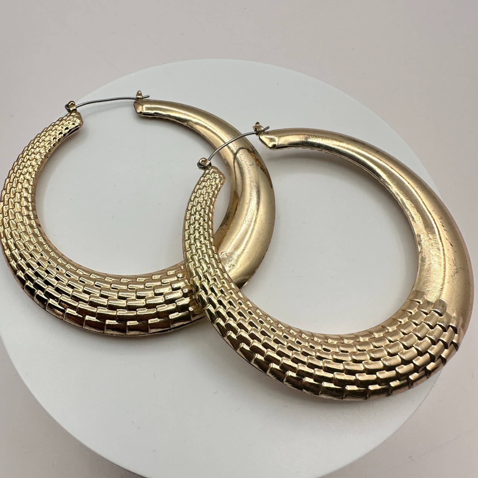 Vintage 90s Gold Tone Textured Hoop Earrings Women's Classic Fashion Jewelry - Thumbnail 5
