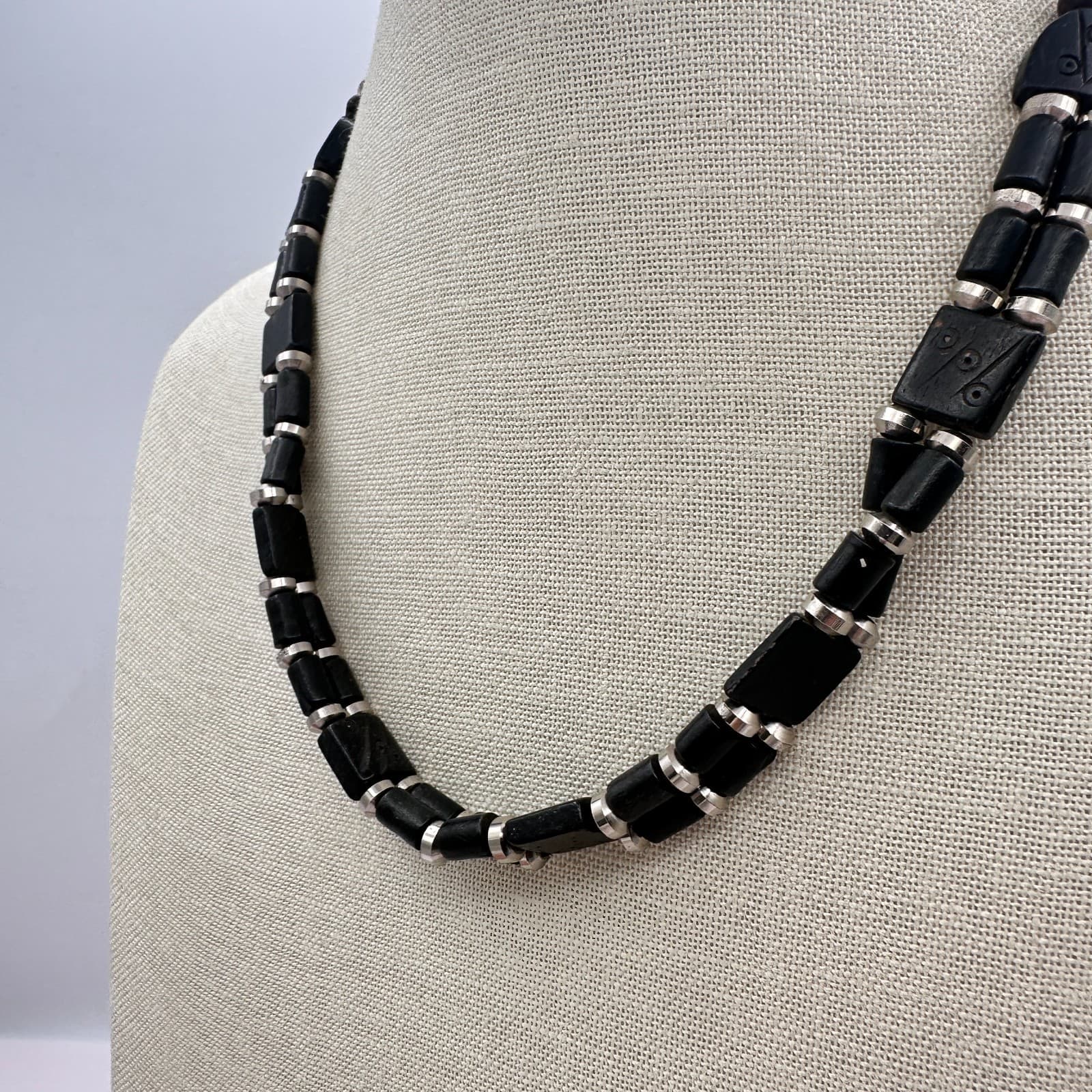 Vintage 90s Silver Tone Black Carved Wooden Beaded Necklace Boho Women's Jewelry - Thumbnail 10