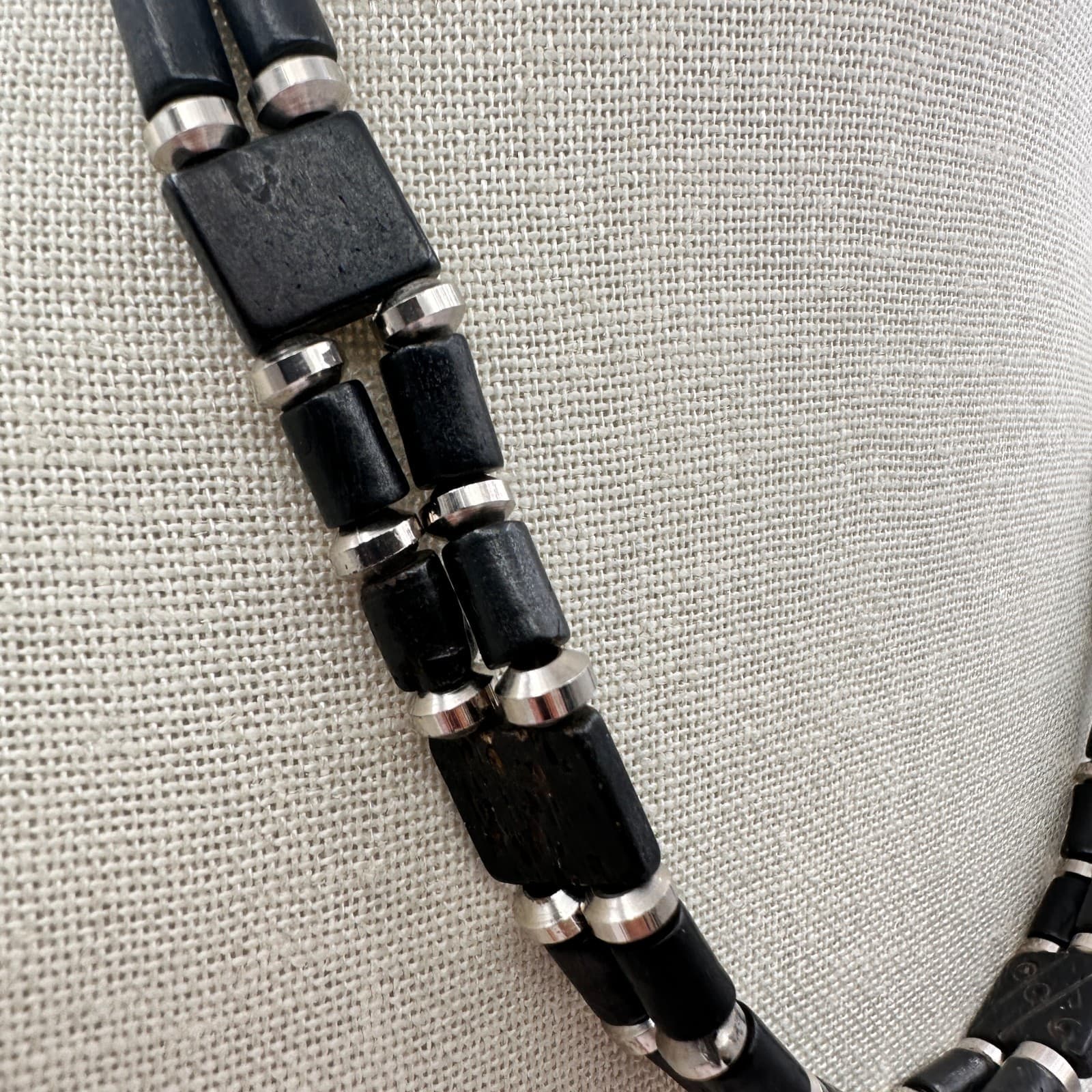 Vintage 90s Silver Tone Black Carved Wooden Beaded Necklace Boho Women's Jewelry - Thumbnail 9