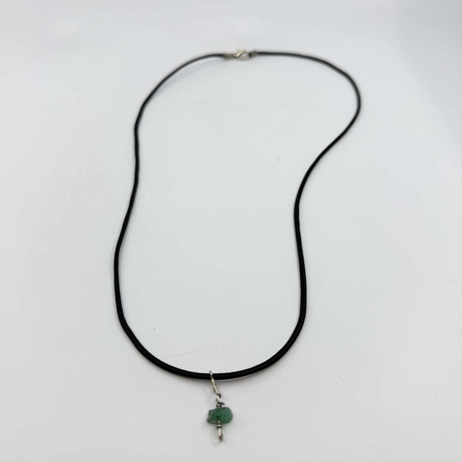 Raw Green Crystal Gemstone Pendant Necklace Minimalist Boho Style Gift Idea - Thumbnail 9