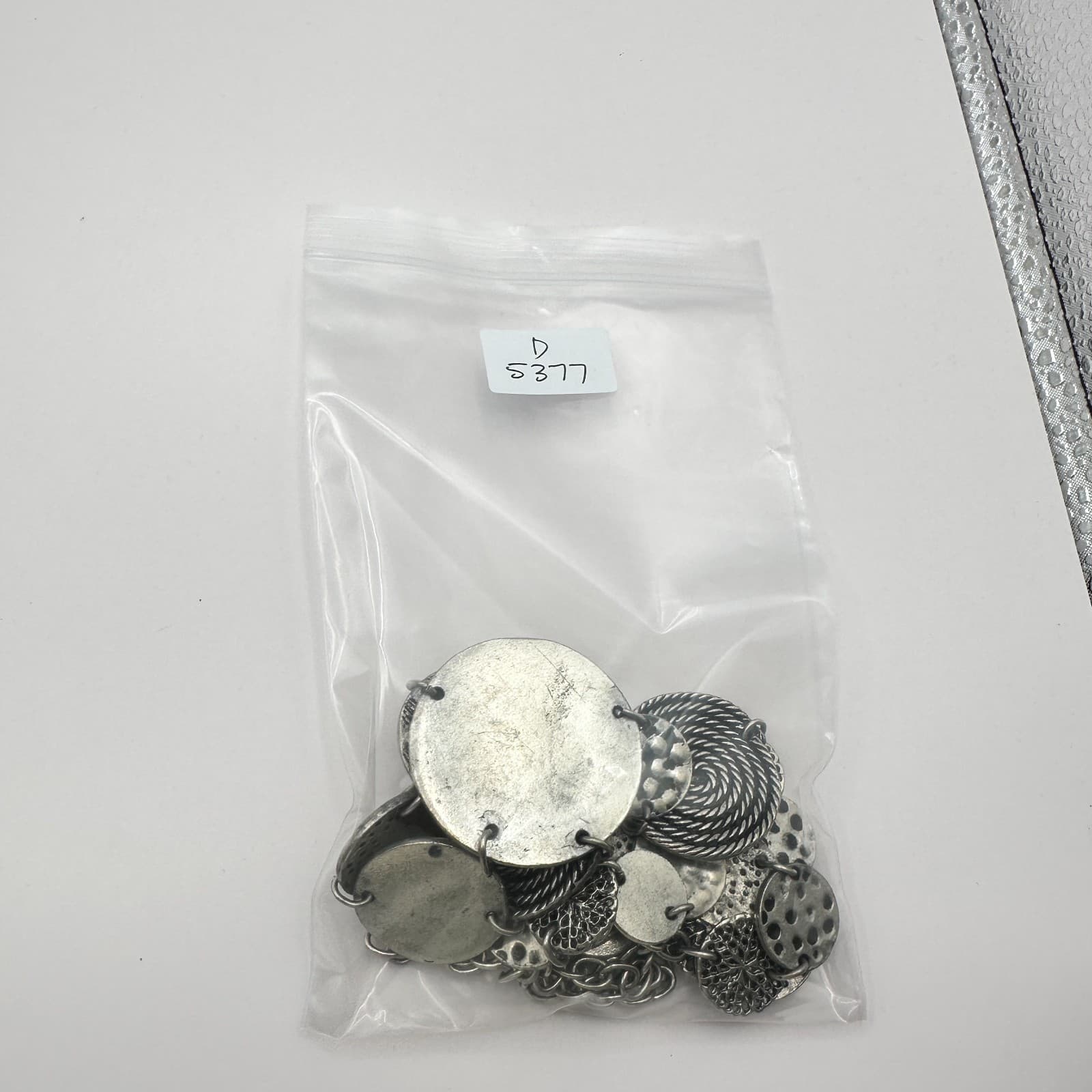 Vintage 90s Silver Tone Disc Geometric Necklace Women's Classic Fashion Jewelry - Thumbnail 8