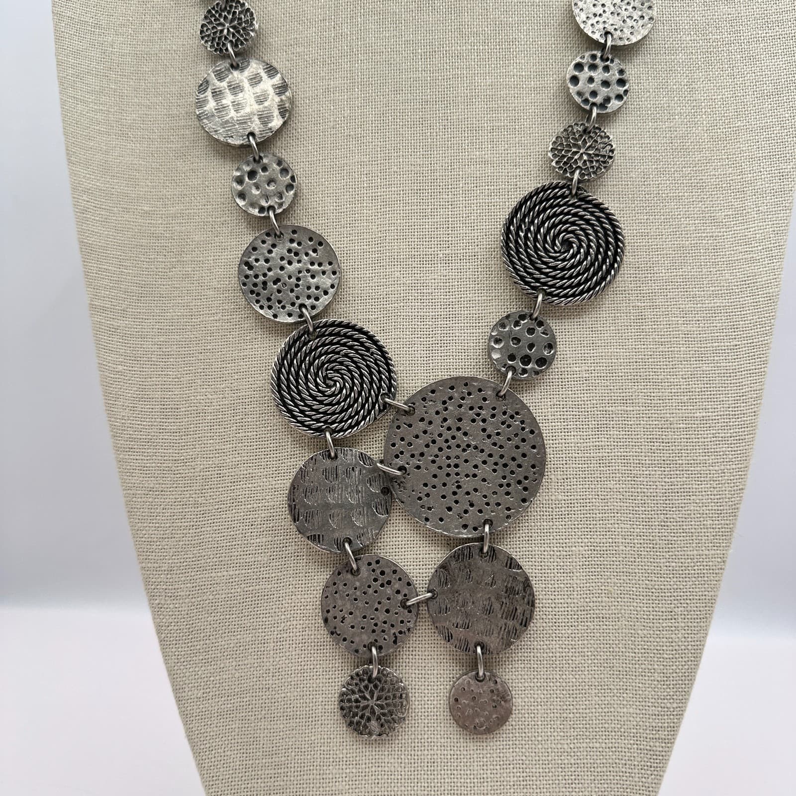 Vintage 90s Silver Tone Disc Geometric Necklace Women's Classic Fashion Jewelry - Thumbnail 5