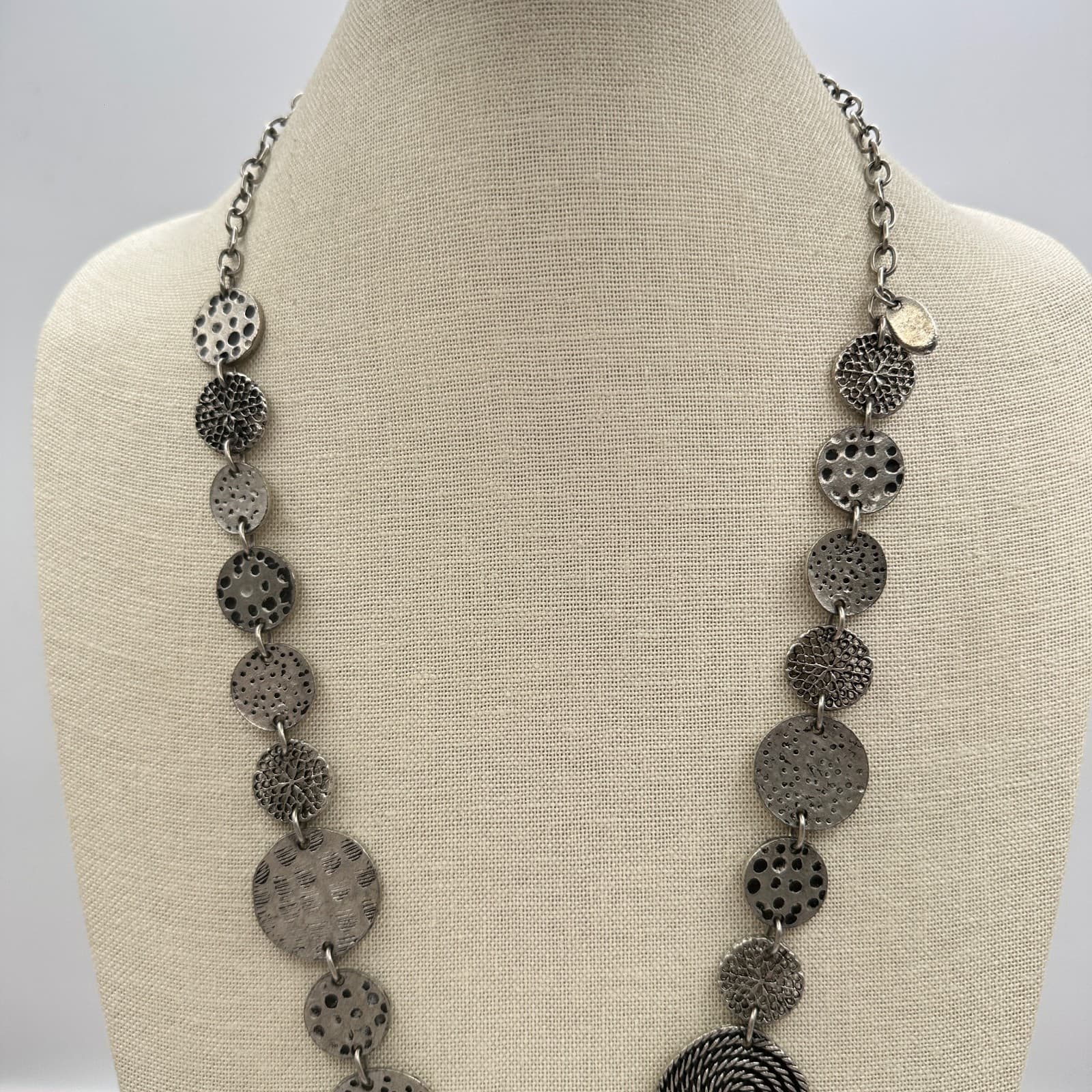 Vintage 90s Silver Tone Disc Geometric Necklace Women's Classic Fashion Jewelry - Thumbnail 4