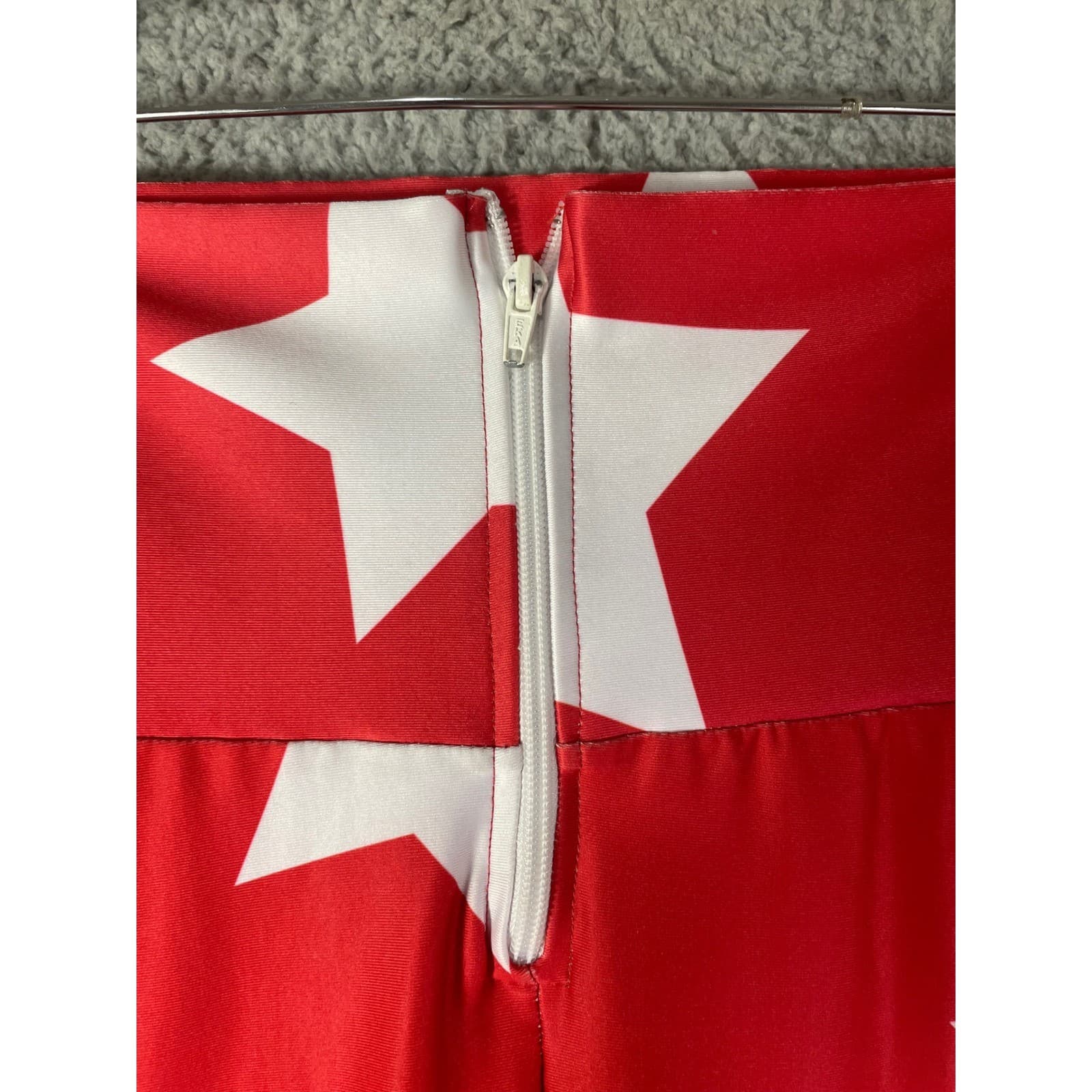 Red Star Print High Waist Leggings Zipper Front Athleisure Yoga Pants - Thumbnail 6