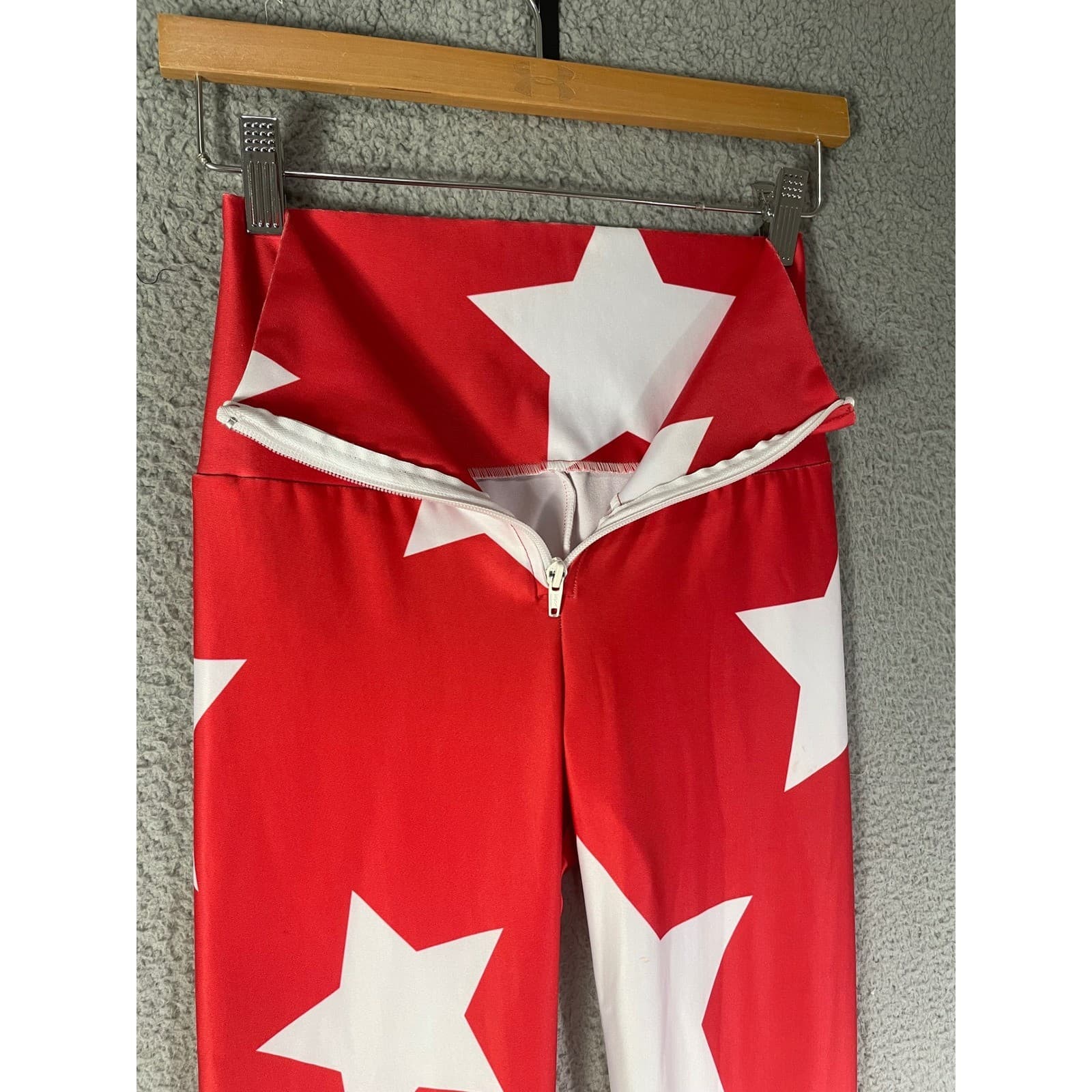 Red Star Print High Waist Leggings Zipper Front Athleisure Yoga Pants - Thumbnail 7