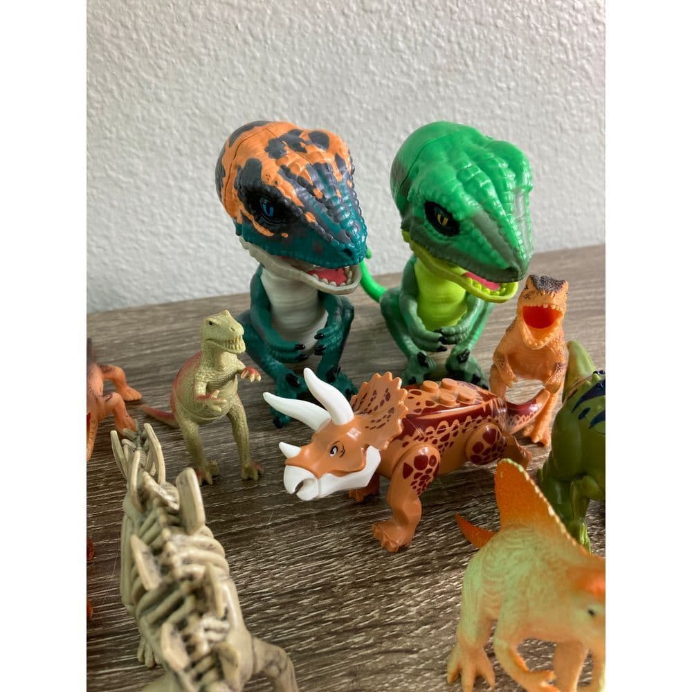 Dinosaur Action Figure Collection - T-Rex, Raptor & Prehistoric Creatures Set - Thumbnail 2