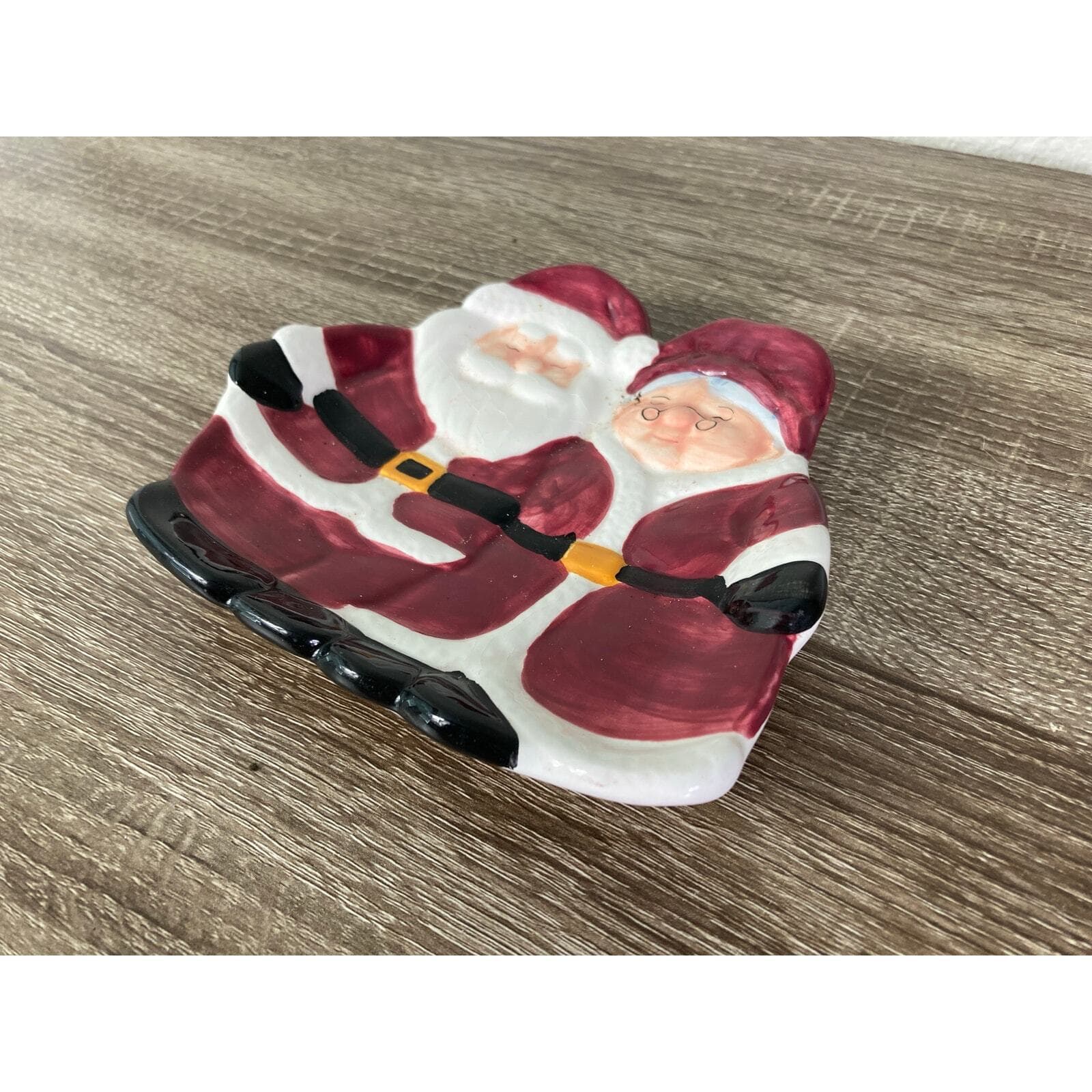 Santa & Mrs. Claus Holiday Platter Multicolor Ceramic Centerpiece - Thumbnail 3