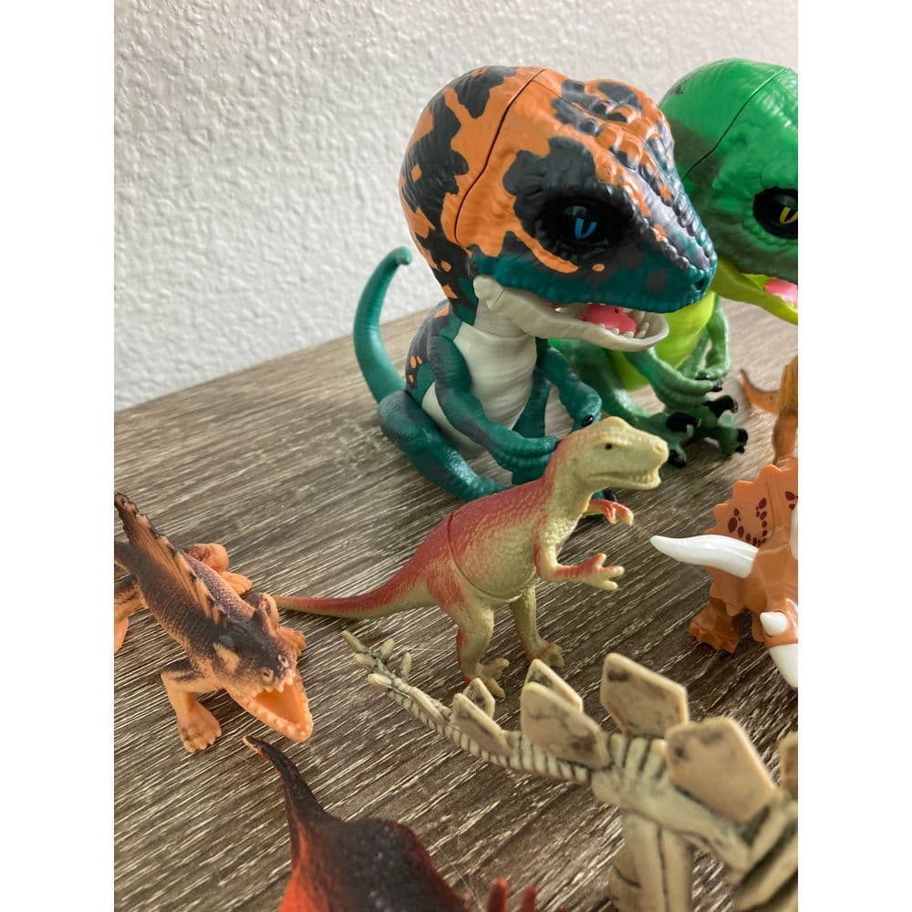 Dinosaur Action Figure Collection - T-Rex, Raptor & Prehistoric Creatures Set - Thumbnail 3