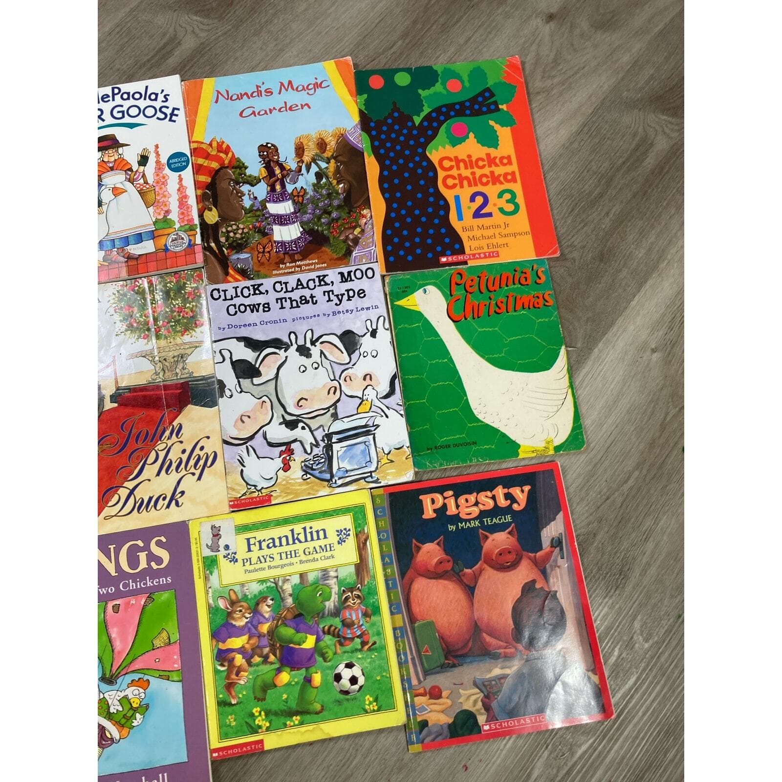 Lot of 16 Children's Soft Hardcover Books Ages 4-8 Popular Titles & Authors - Thumbnail 4