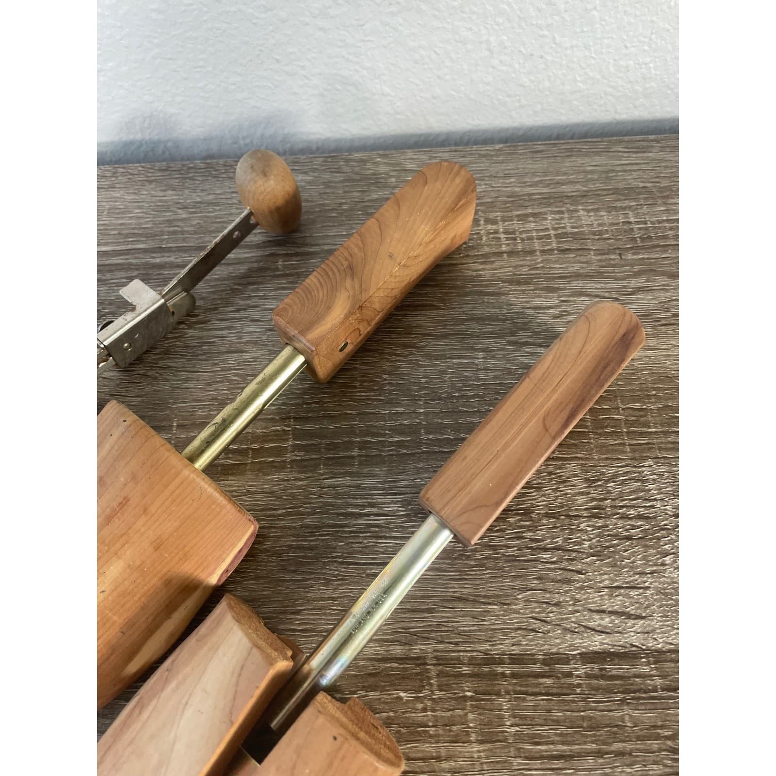 Vintage Wooden Shoe Trees Pair Adjustable Split Toe Shoe Stretchers Forms - Thumbnail 5