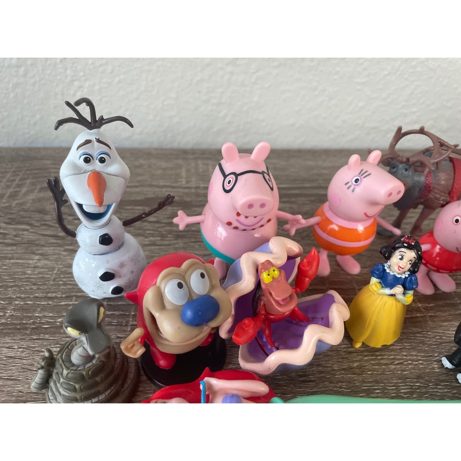 Disney Peppa Pig Mixed Figure Toy Lot 13pc Ariel Frozen Snow White Sven - Thumbnail 5