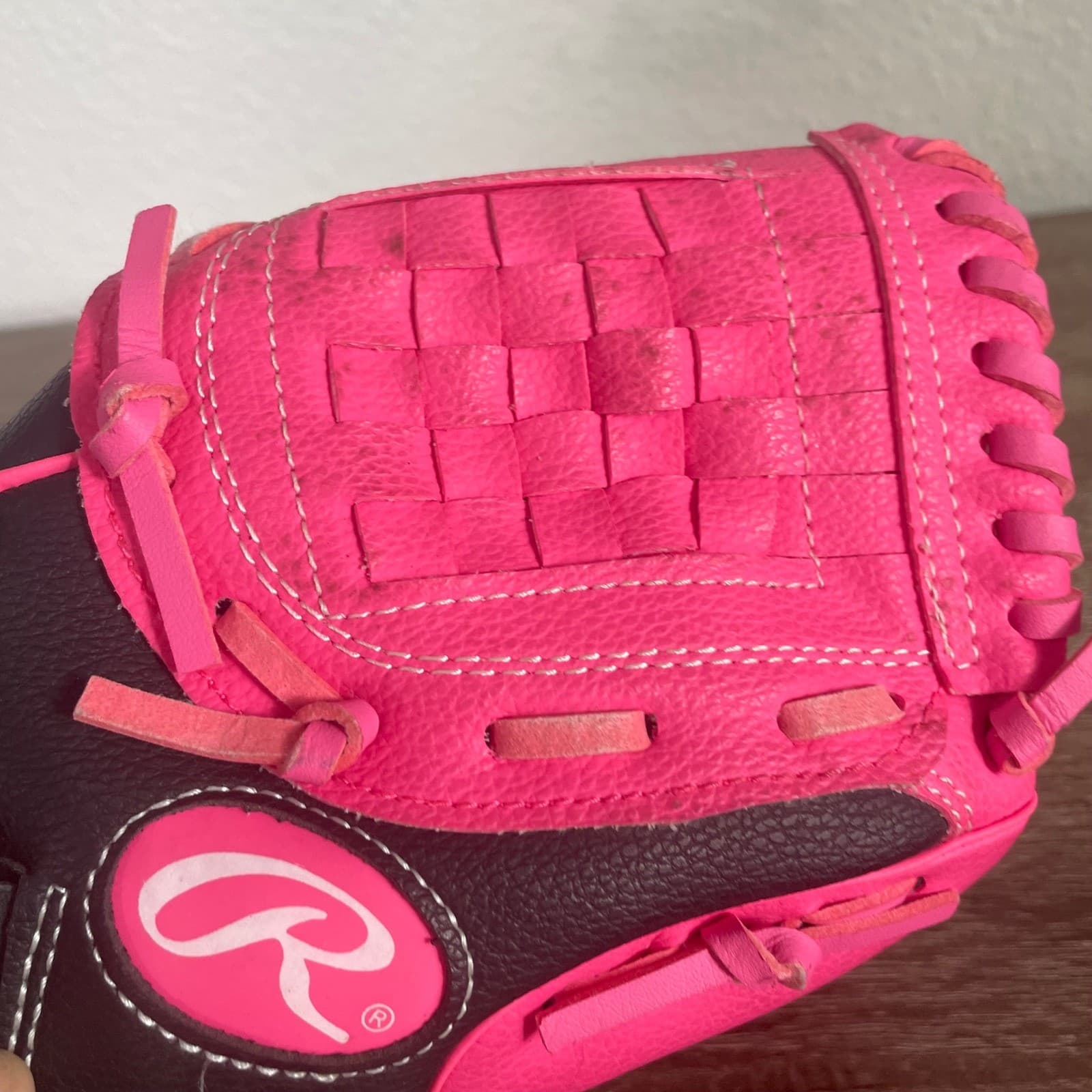 Rawlings Storm ST10BP 10in Youth Softball Glove Pink Black Basket Web RHT - Thumbnail 10