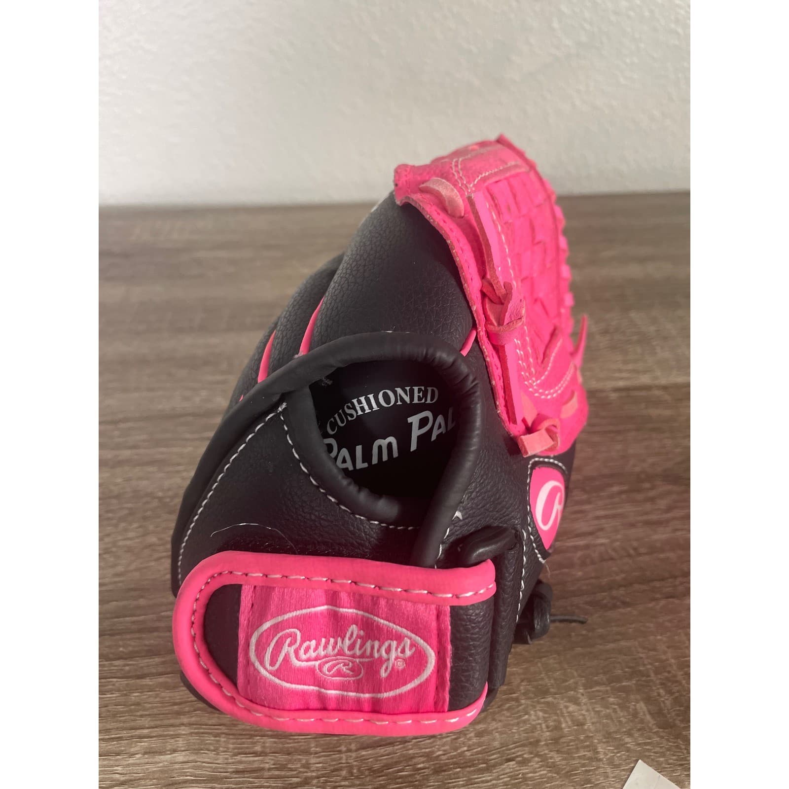 Rawlings Storm ST10BP 10in Youth Softball Glove Pink Black Basket Web RHT - Thumbnail 9