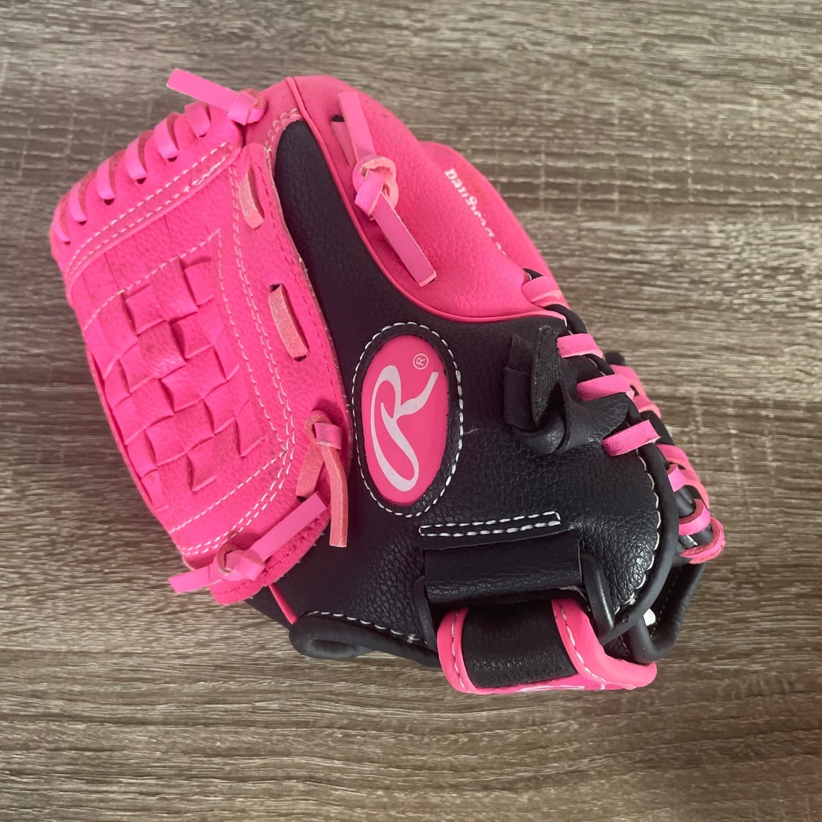Rawlings Storm ST10BP 10in Youth Softball Glove Pink Black Basket Web RHT - Thumbnail 6