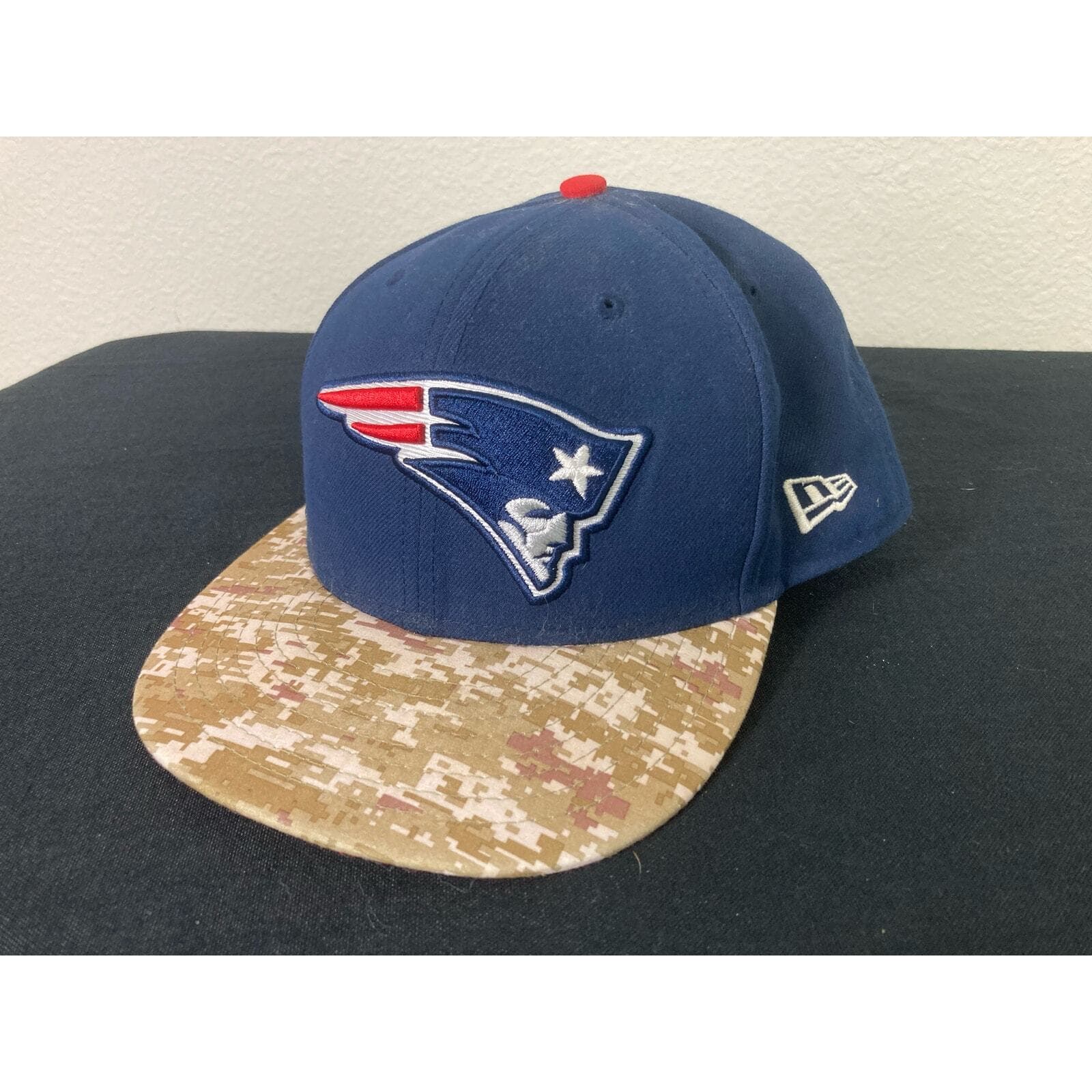 New Era 59FIFTY New England Patriots Navy Khaki Camo Brim NFL Fitted Hat 7 1/4 - Thumbnail 2