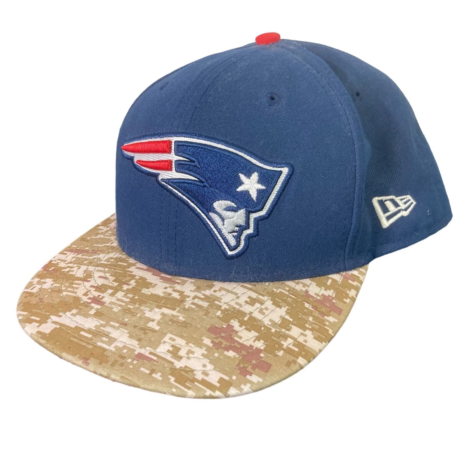 New Era 59FIFTY New England Patriots Navy Khaki Camo Brim NFL Fitted Hat 7 1/4