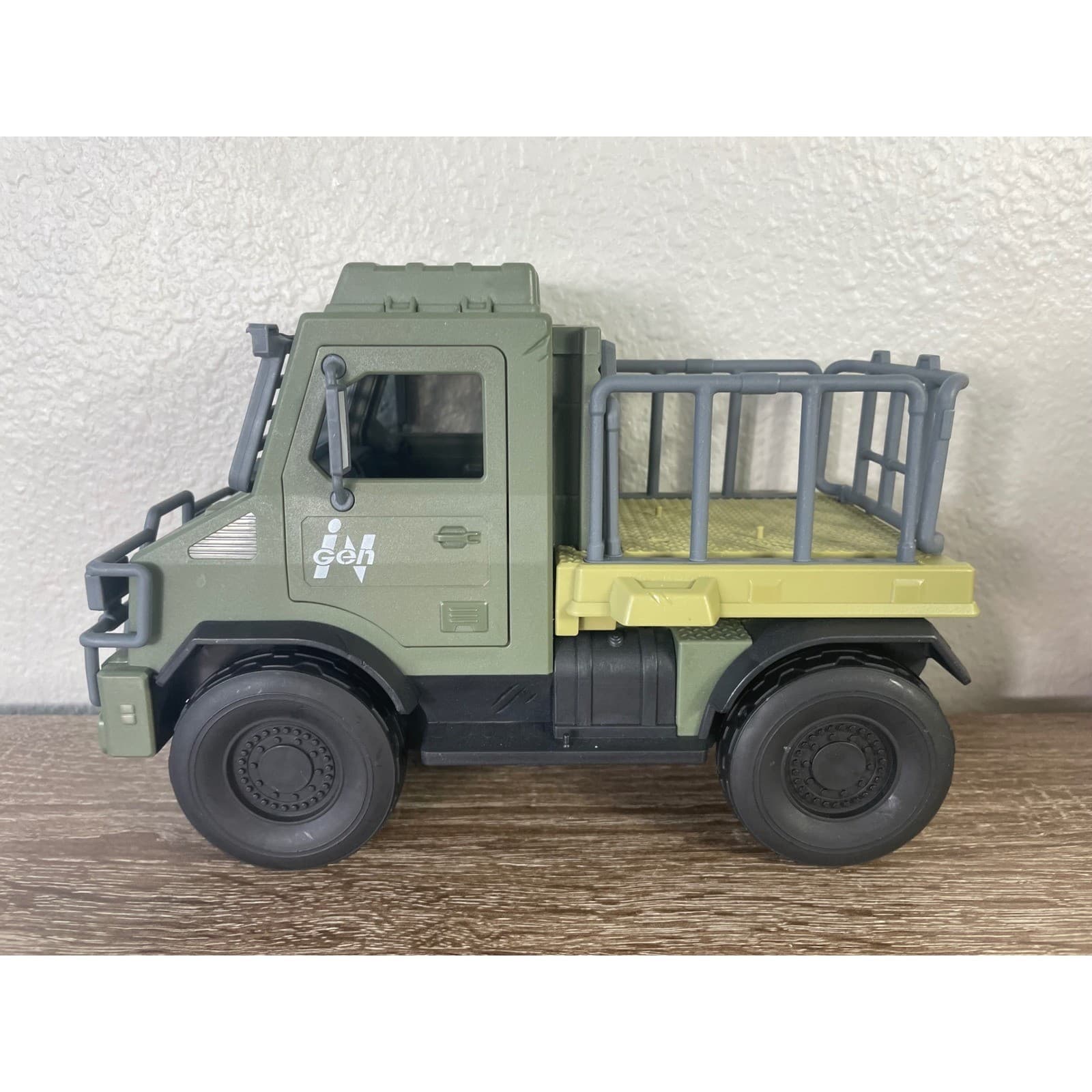Jurassic World Legacy InGen Containment Truck Isla Sorna Mattel Capture Pack - Thumbnail 12